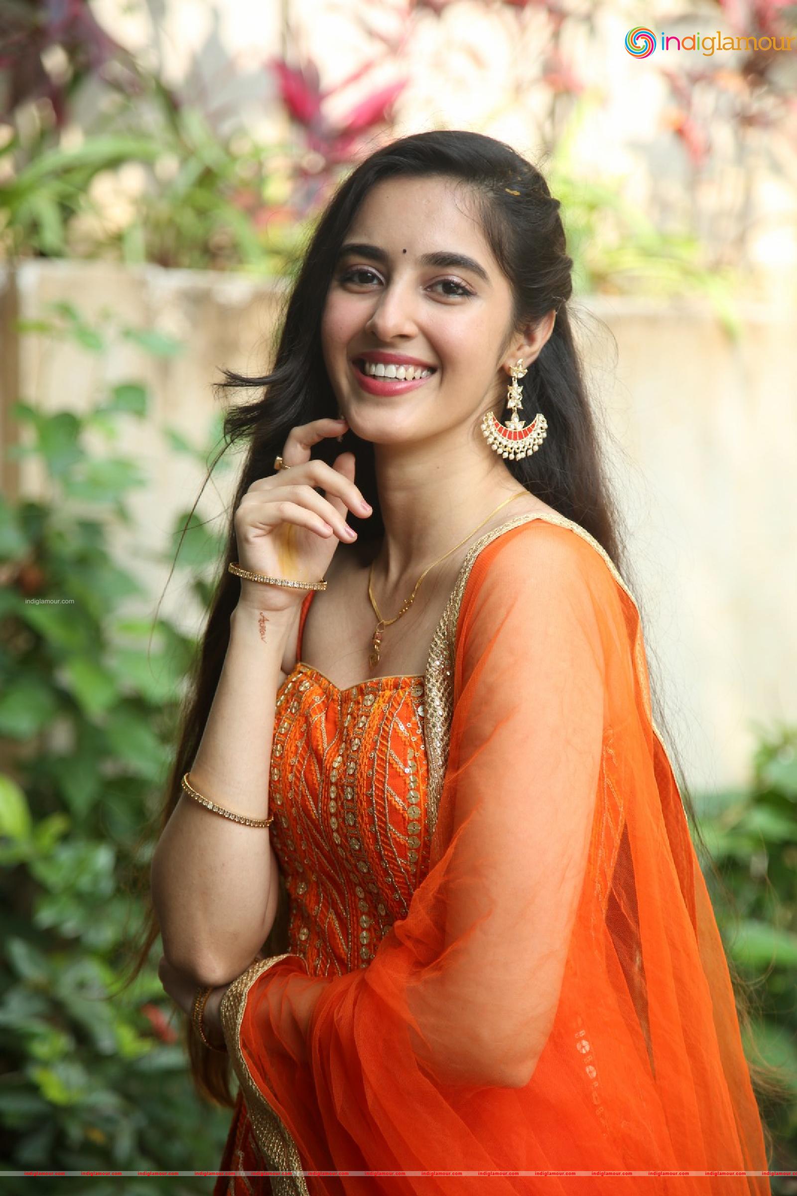 Simrat Kaur Actress hd photo