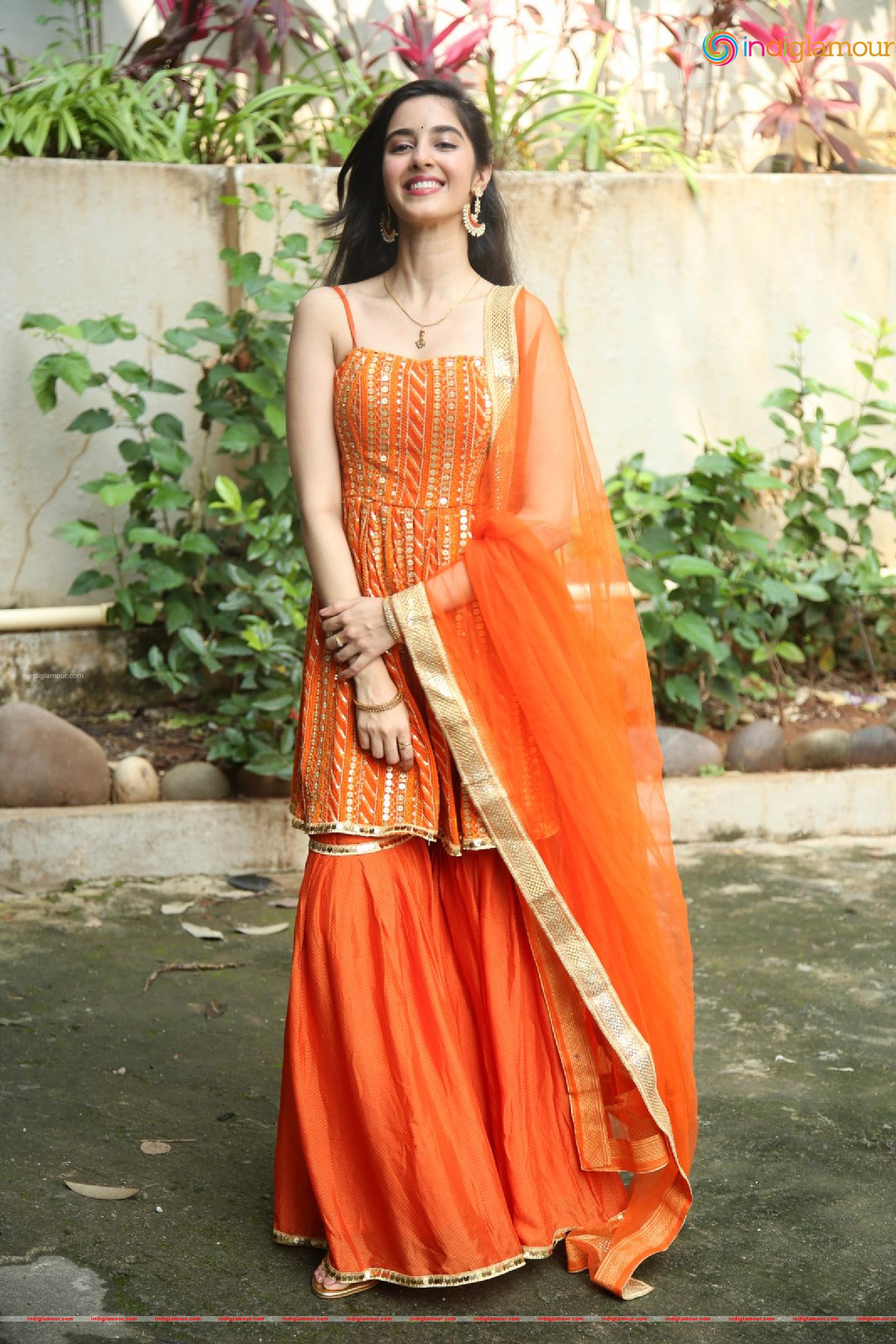 Simrat Kaur Actress hd photo