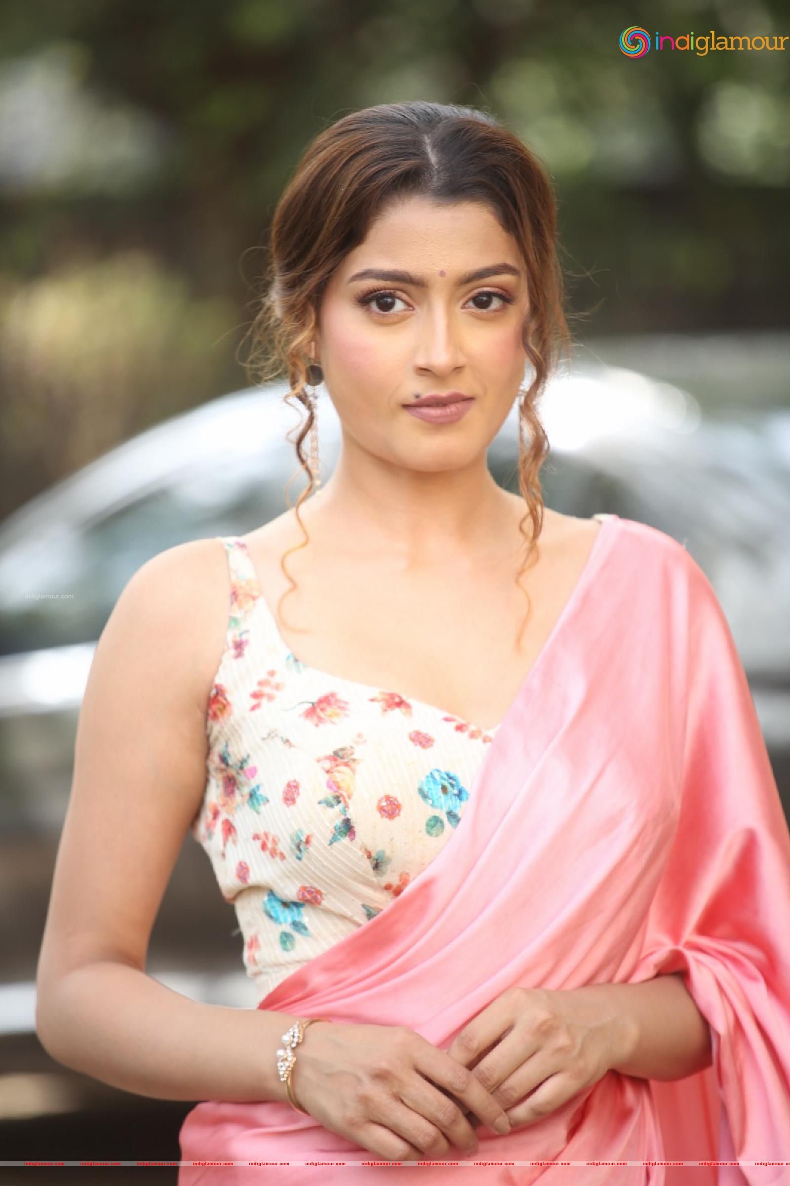 Urvashirai Actress hd photo