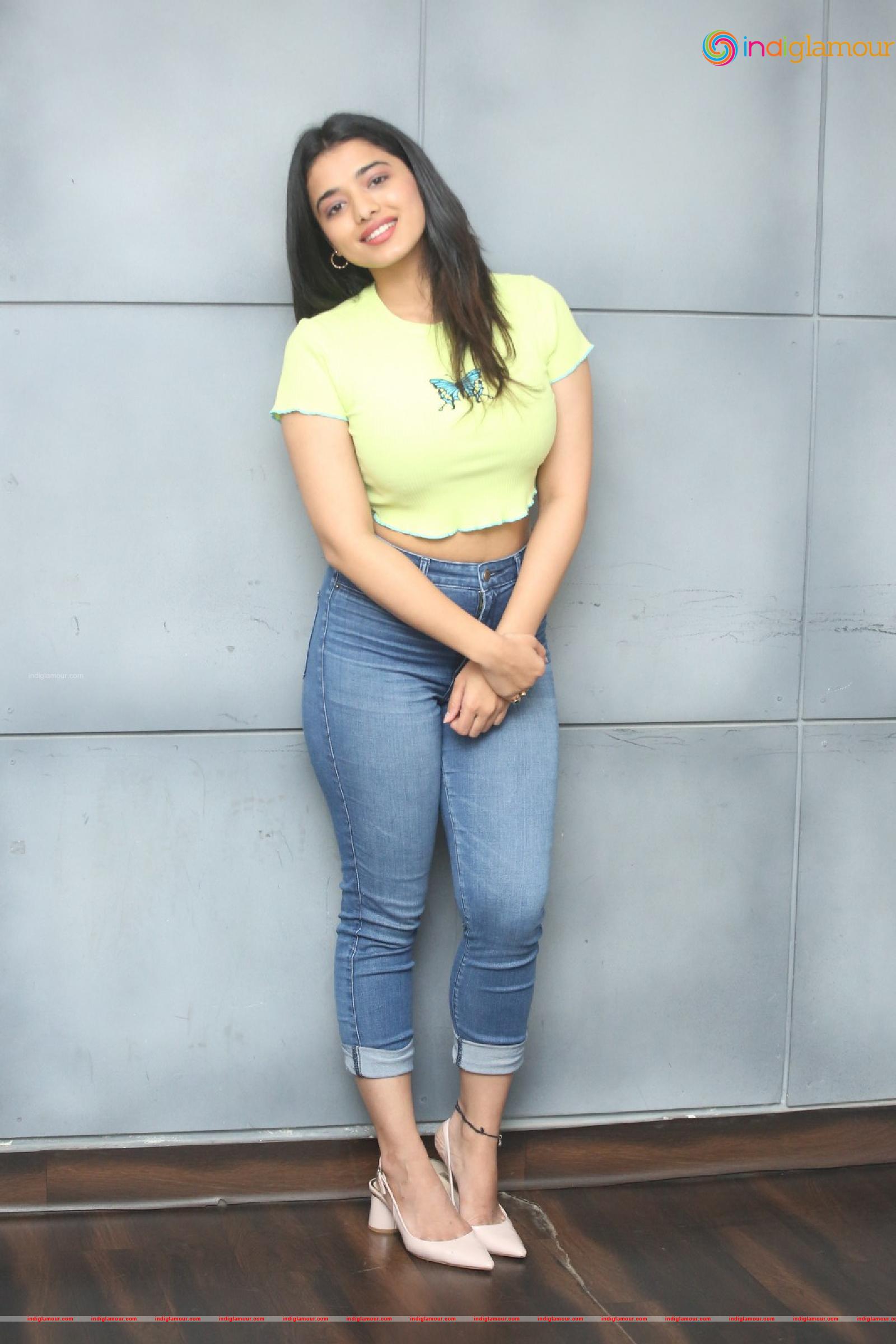 Ketika Sharma Actress hd photo