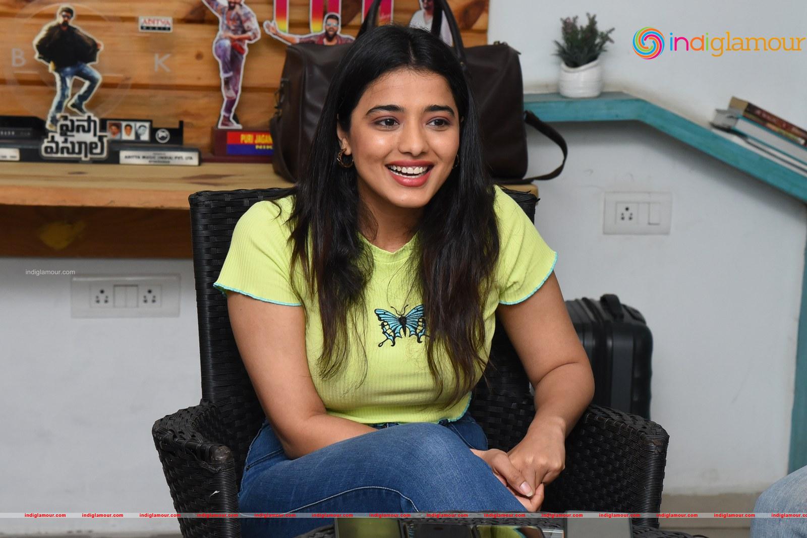Ketika Sharma Actress hd photo