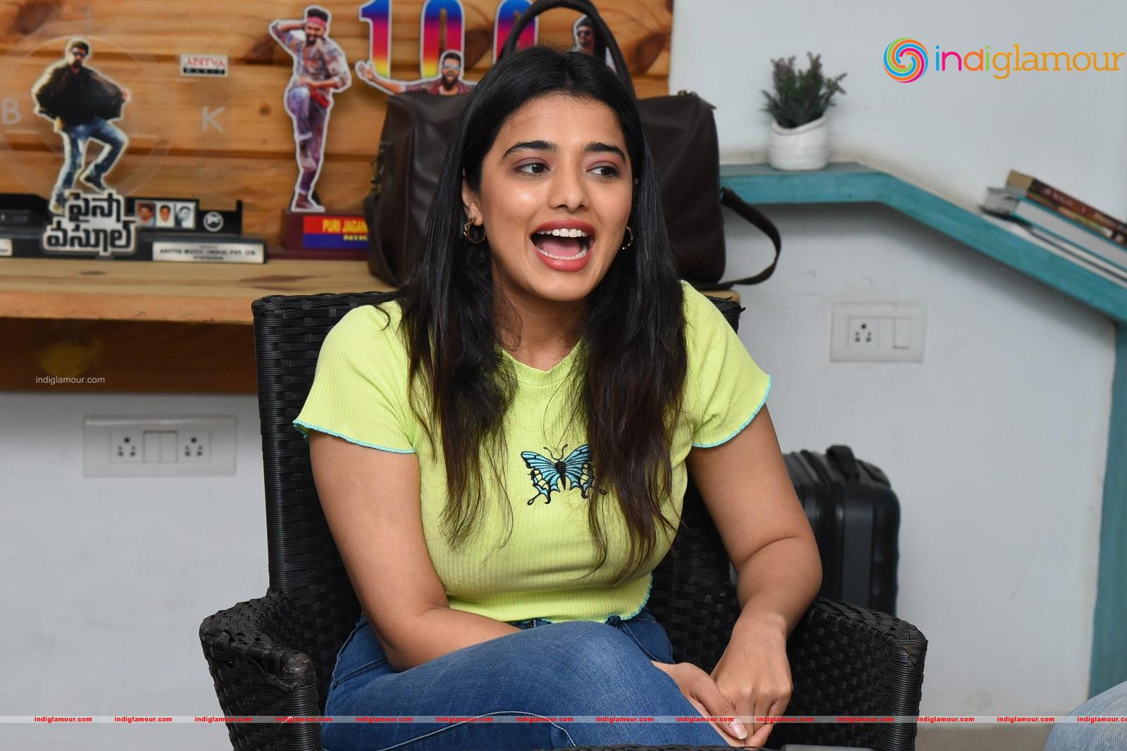 Ketika Sharma Actress hd photo