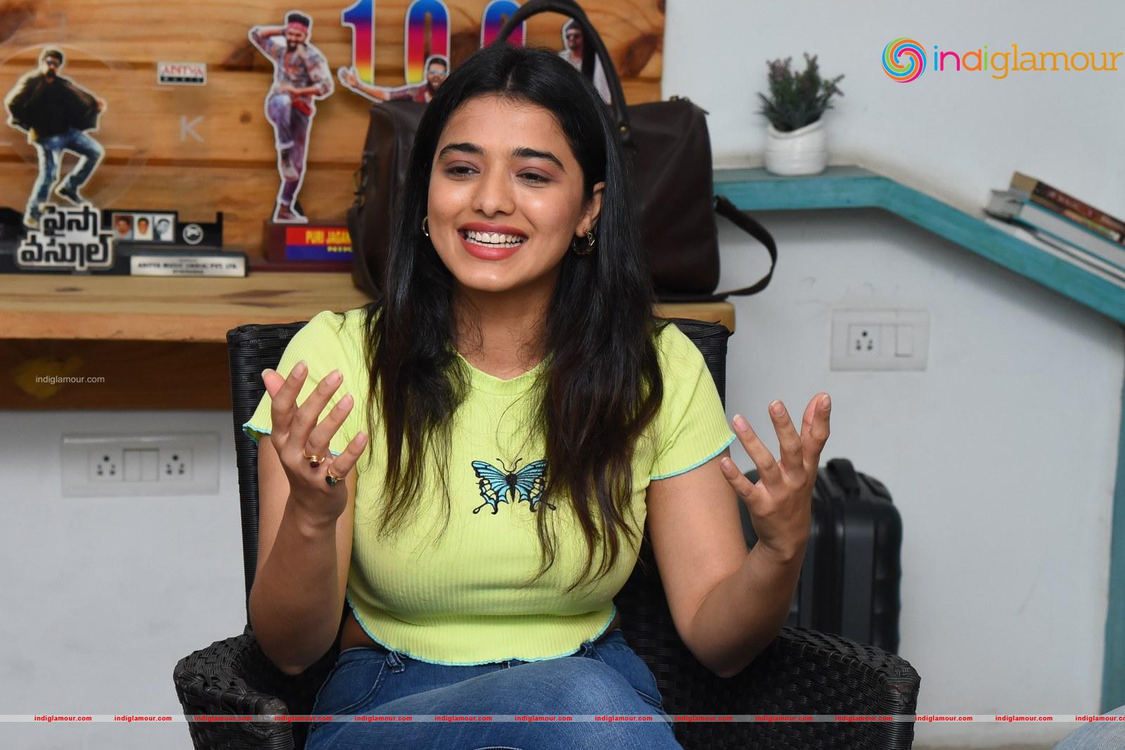 Ketika Sharma Actress hd photo