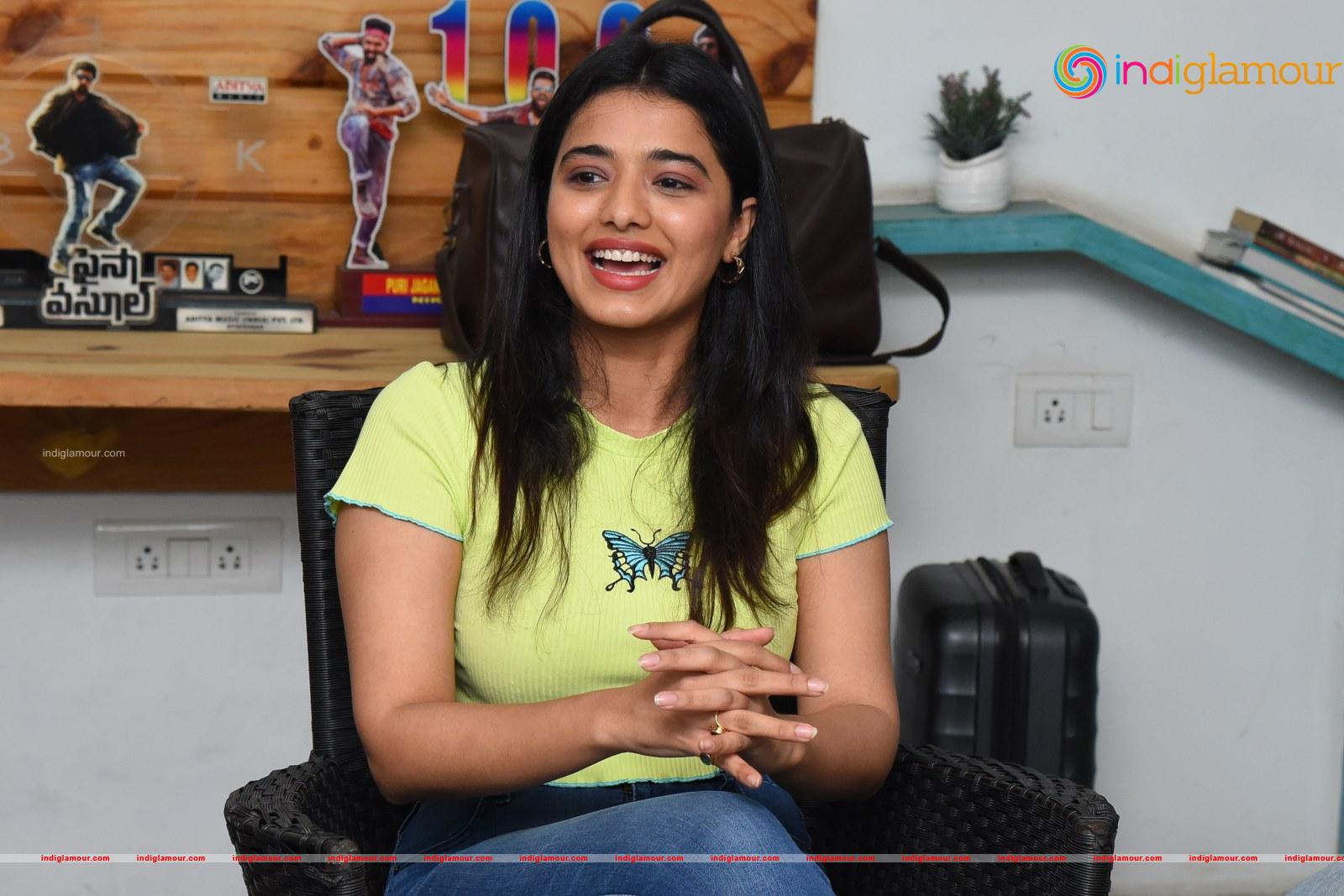 Ketika Sharma Actress hd photo