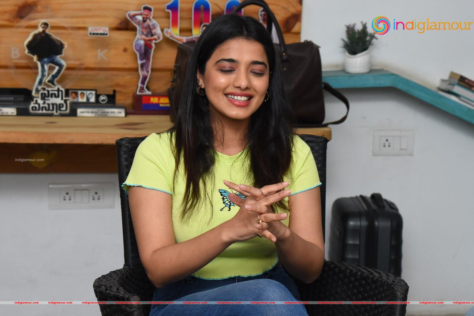Ketika Sharma Actress hd photo