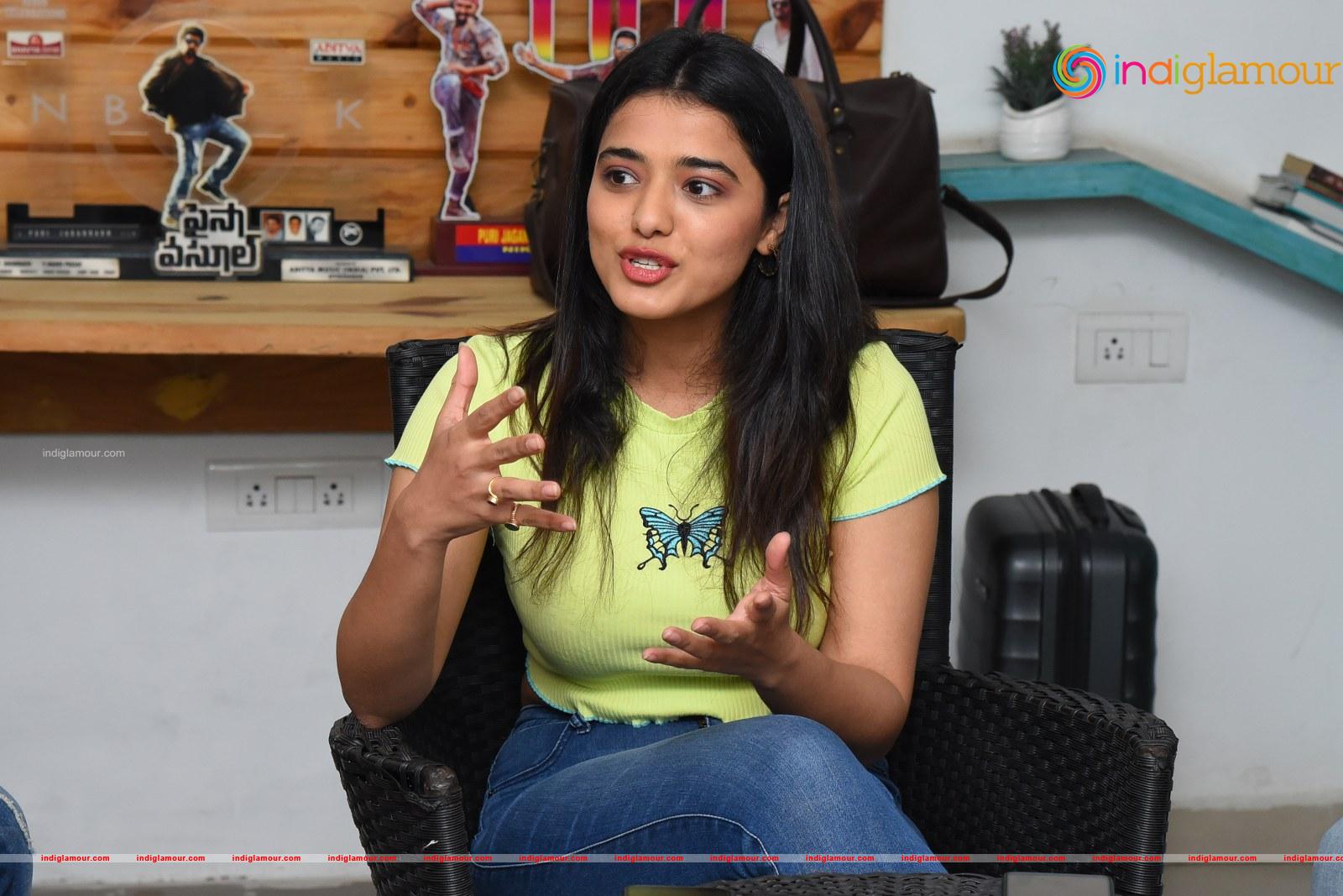Ketika Sharma Actress hd photo