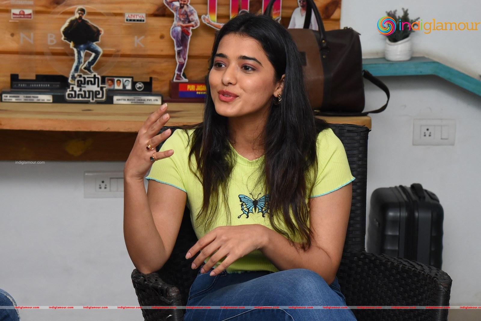 Ketika Sharma Actress hd photo