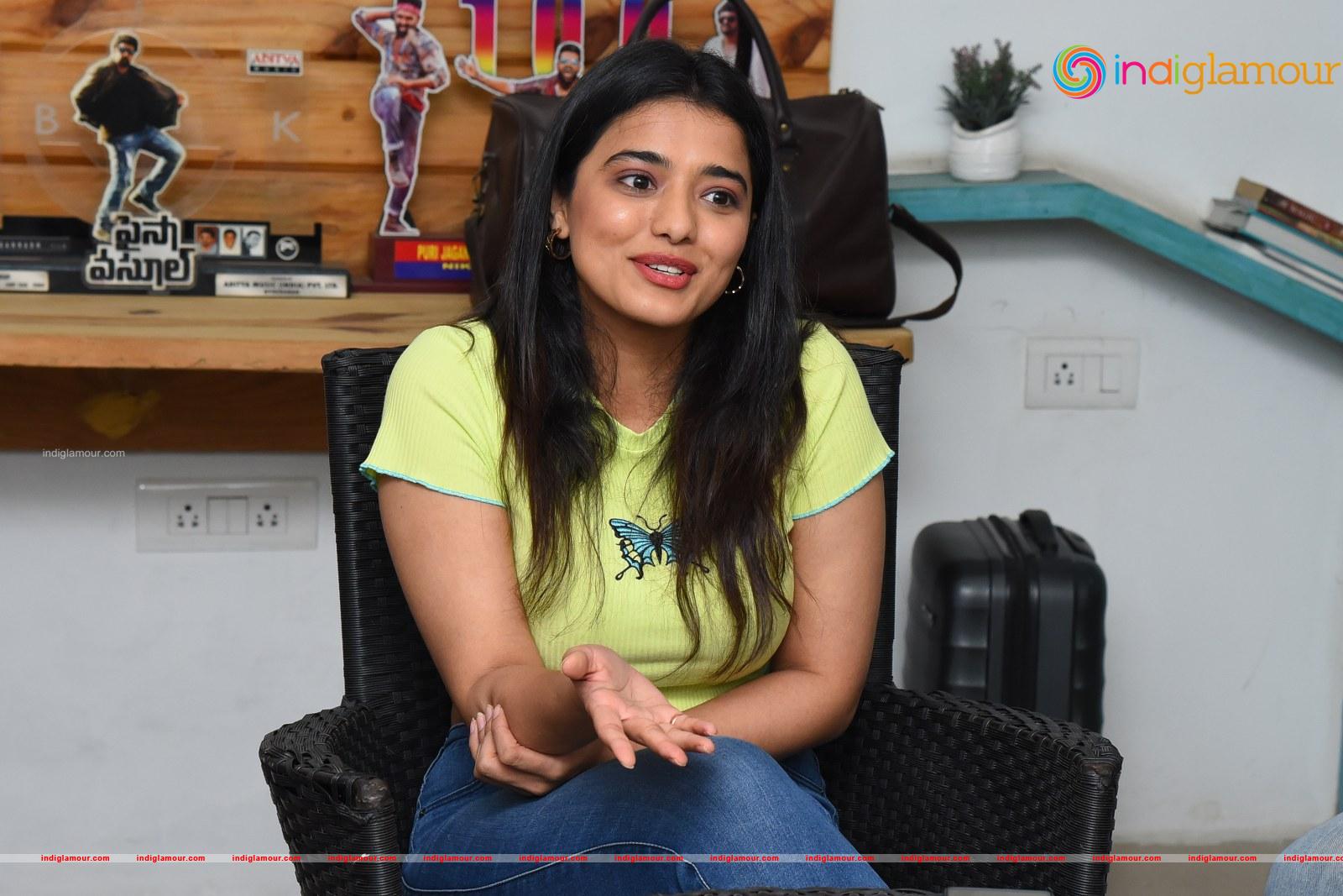 Ketika Sharma Actress hd photo