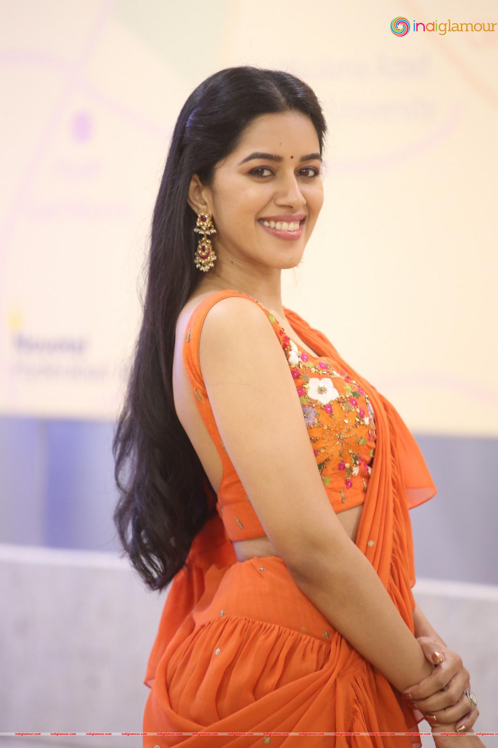 Mirnalini Ravi Actress hd photo