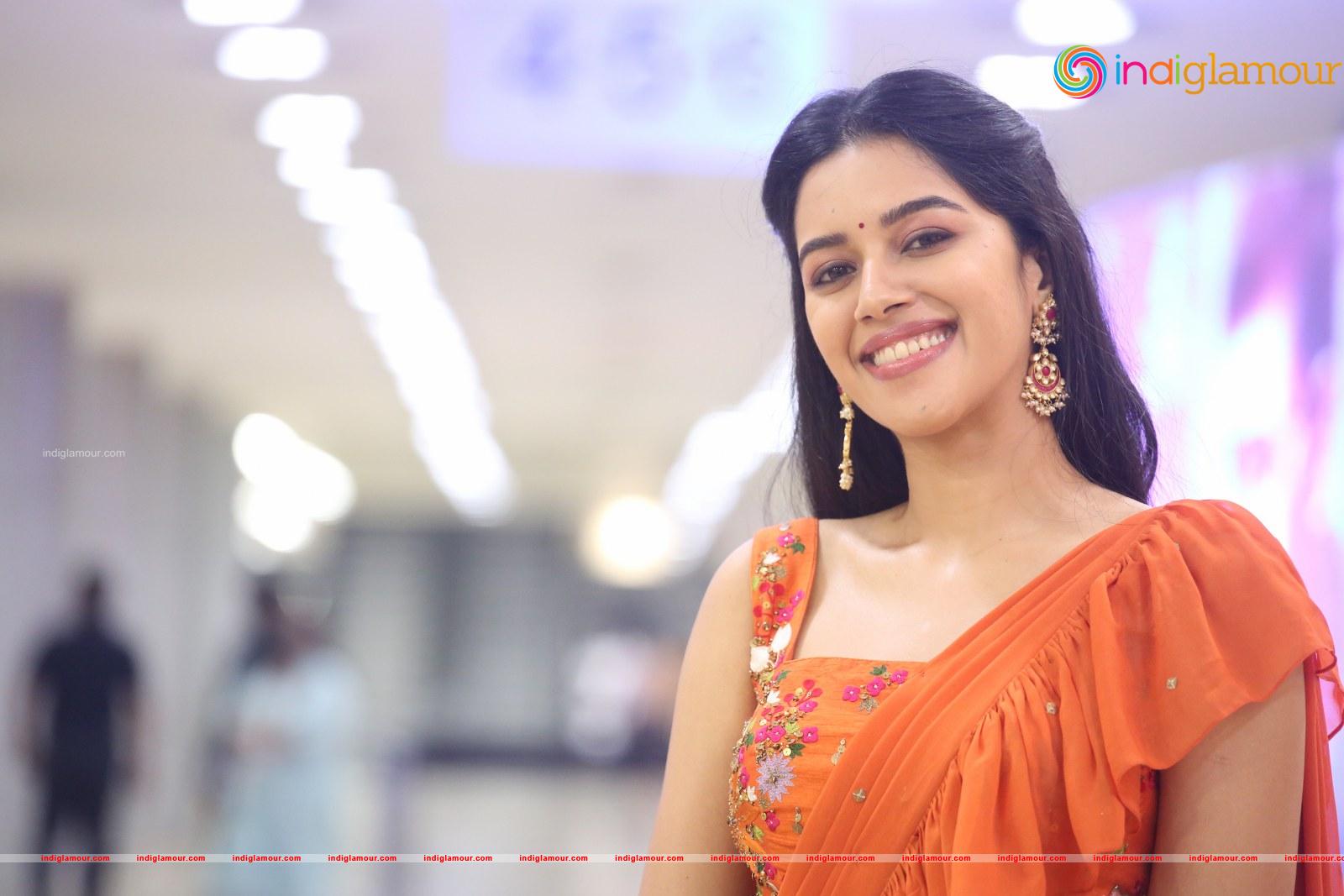 Mirnalini Ravi Actress hd photo