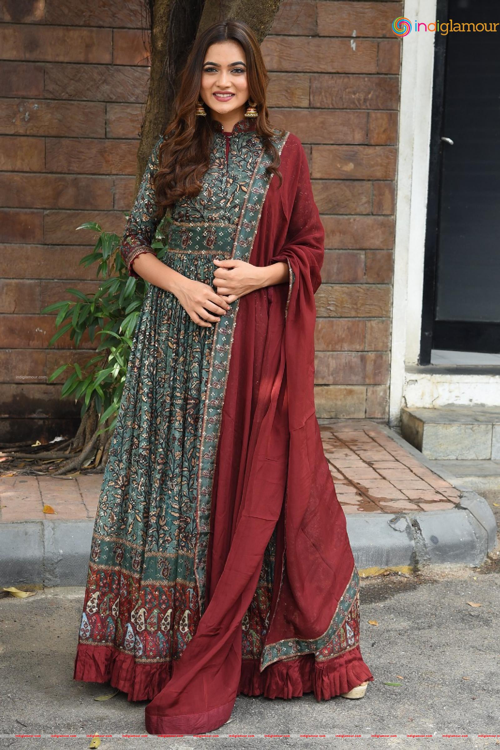Reva Actress hd photo
