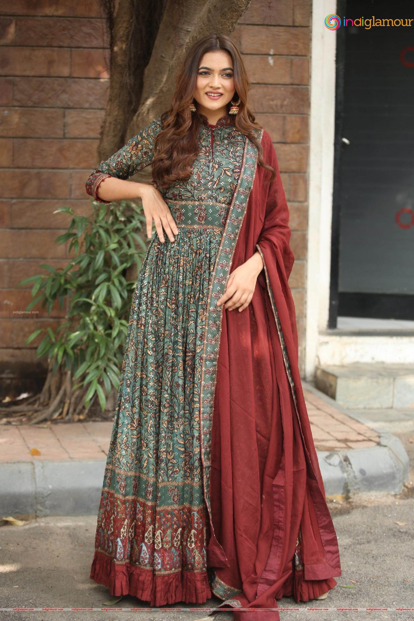 Reva Actress hd photo
