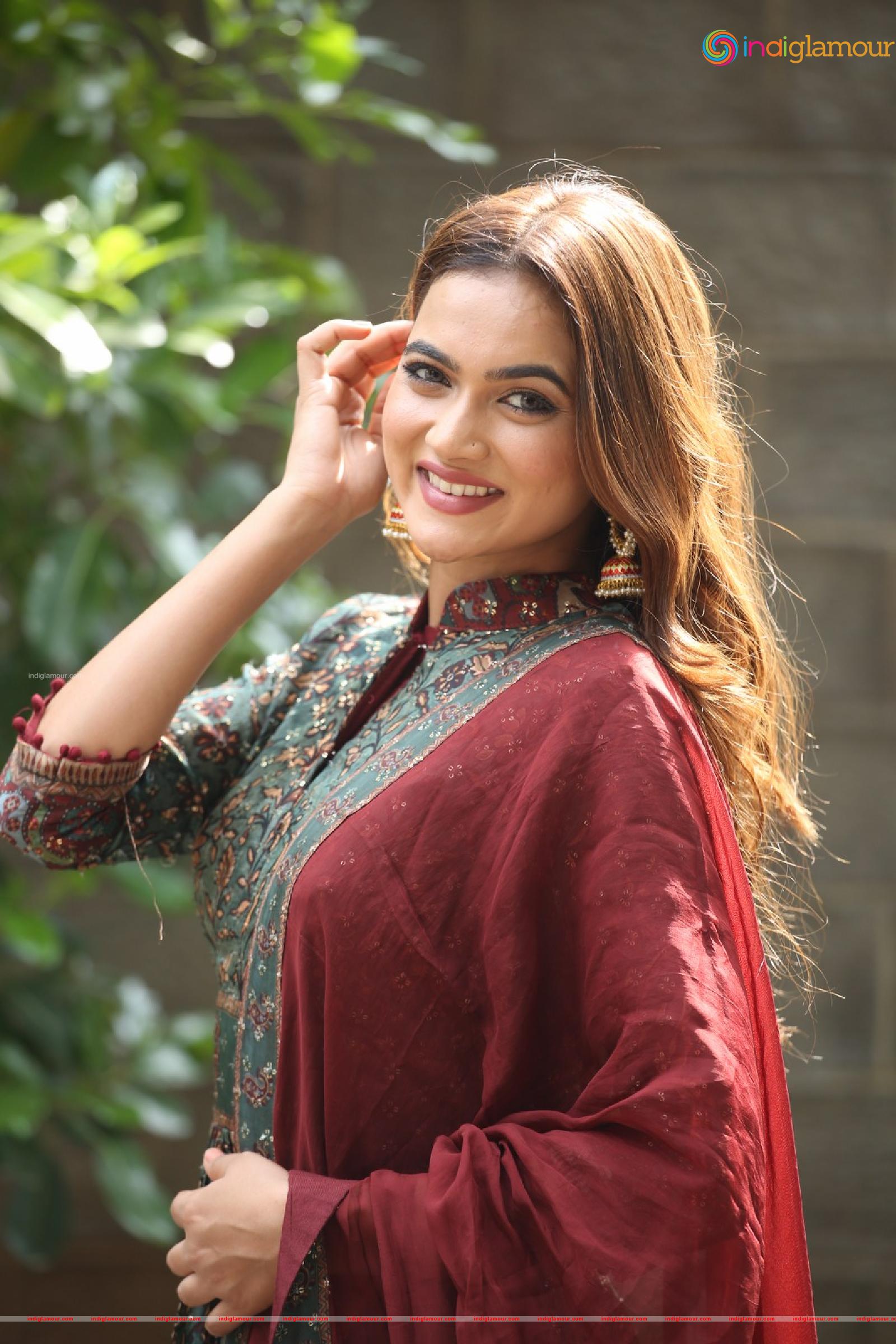 Reva Actress hd photo
