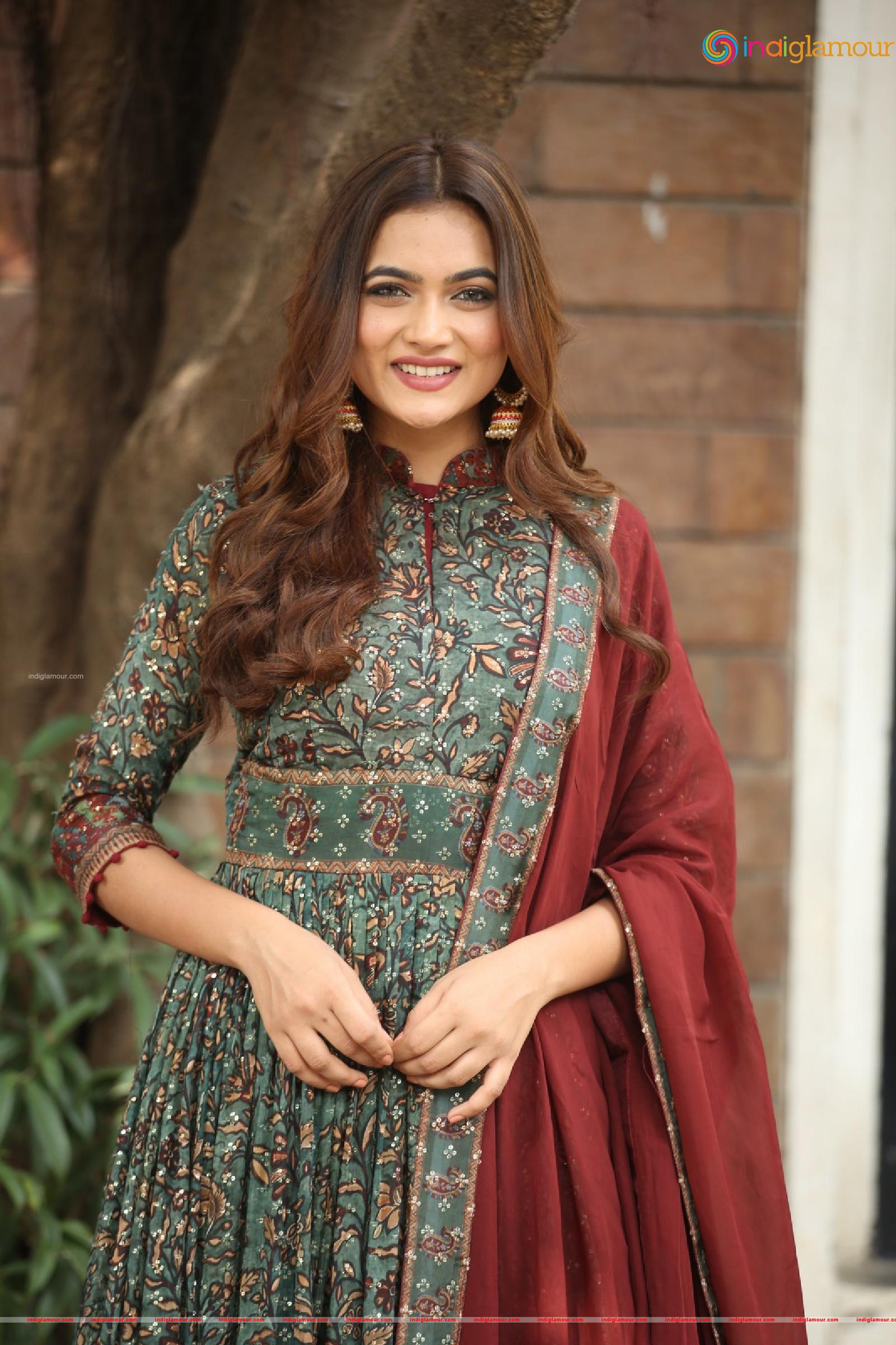 Reva Actress hd photo