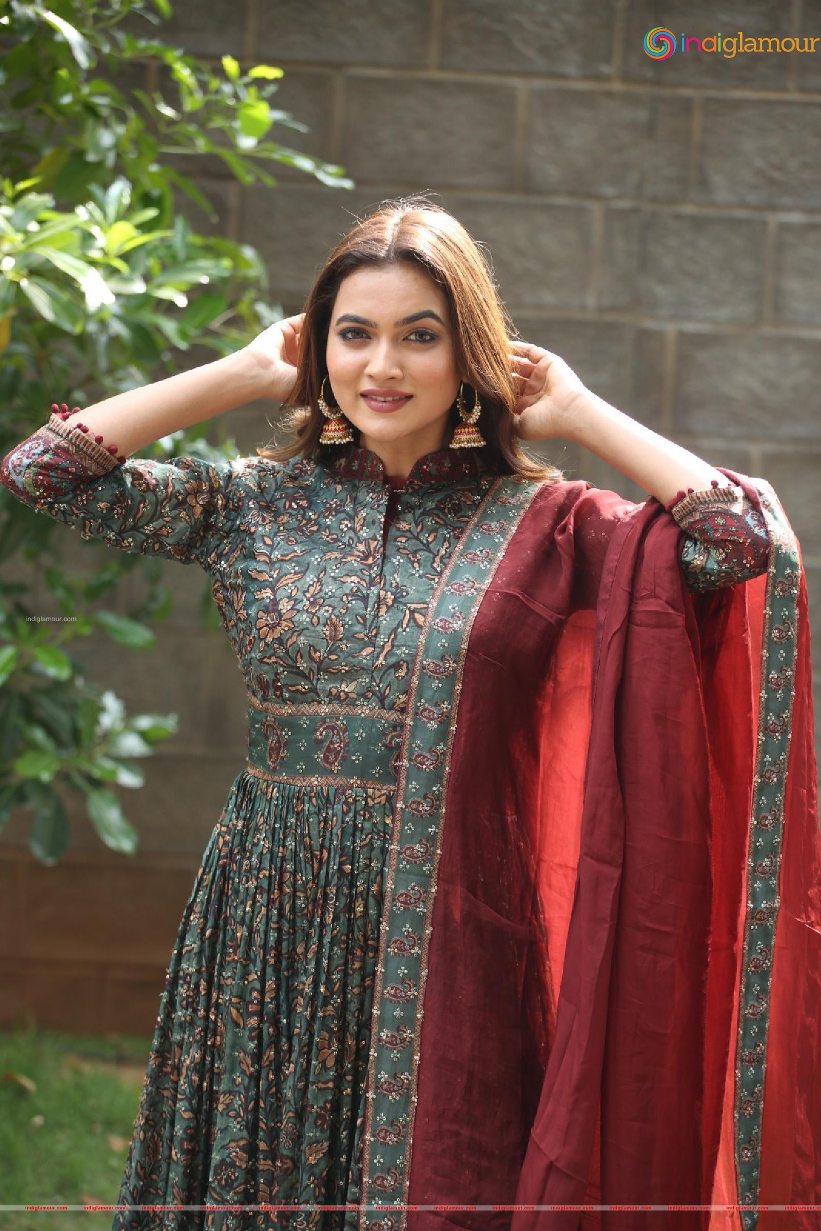 Reva Actress hd photo