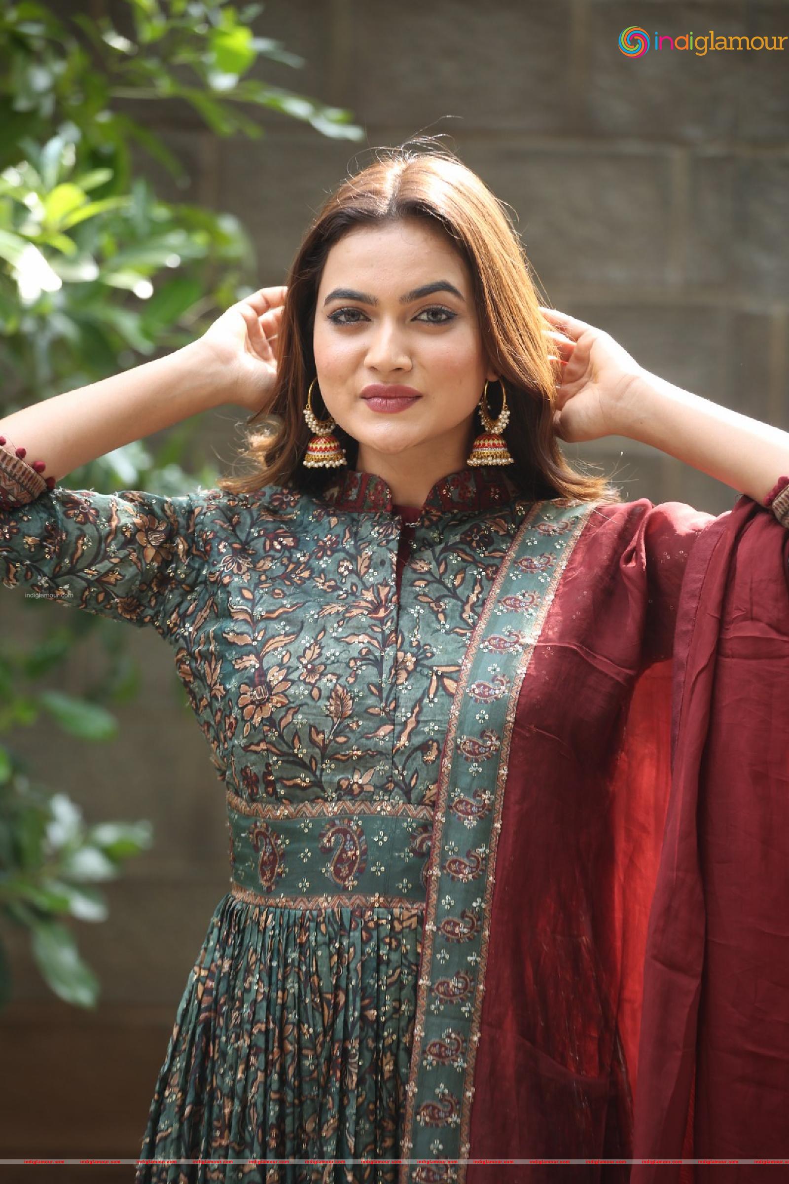 Reva Actress hd photo