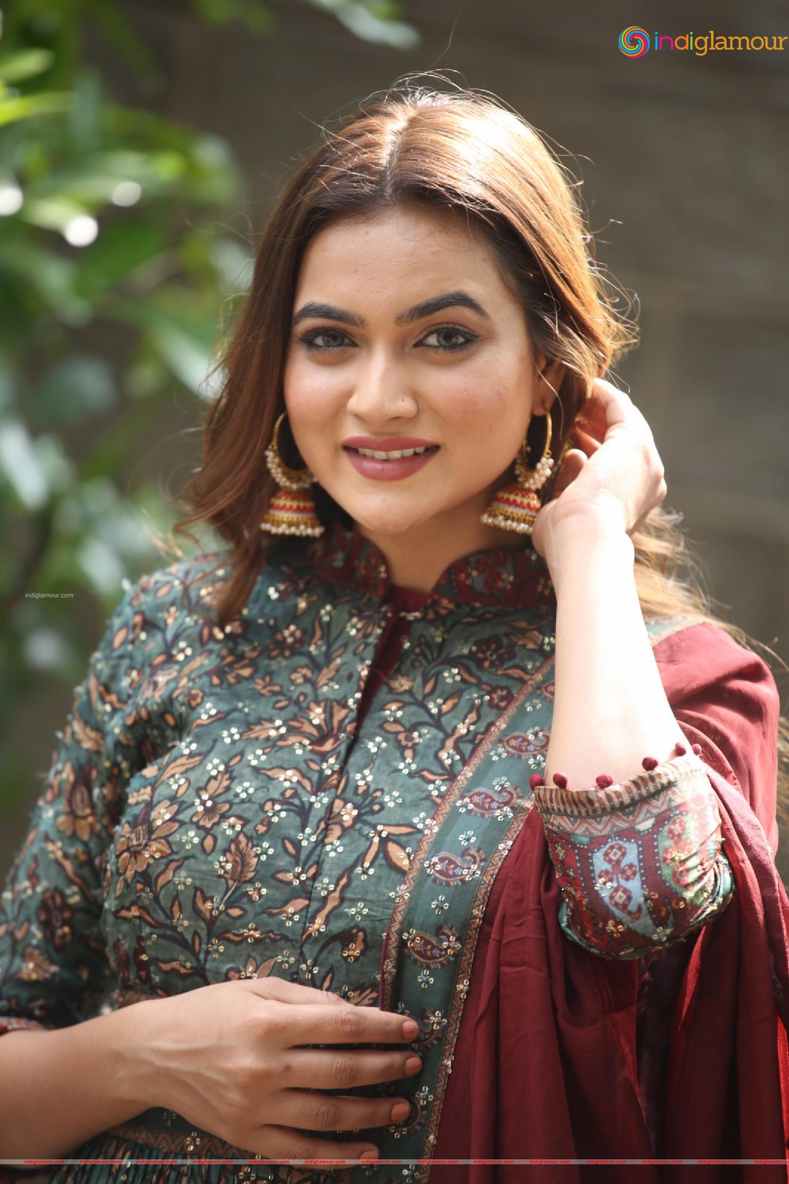 Reva Actress hd photo