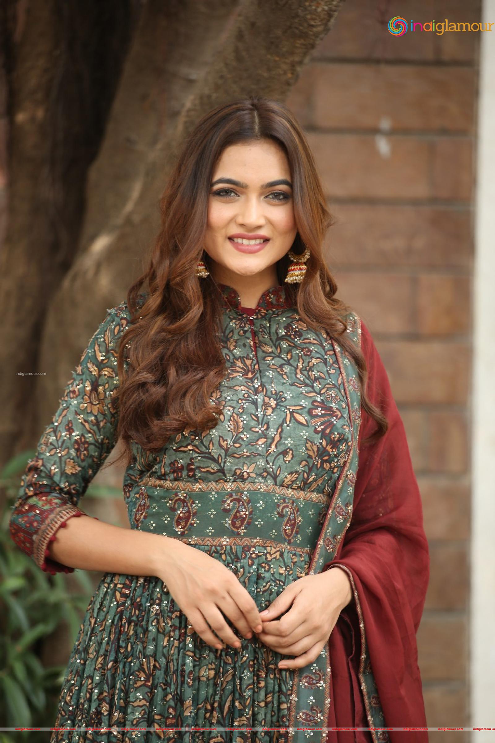 Reva Actress hd photo