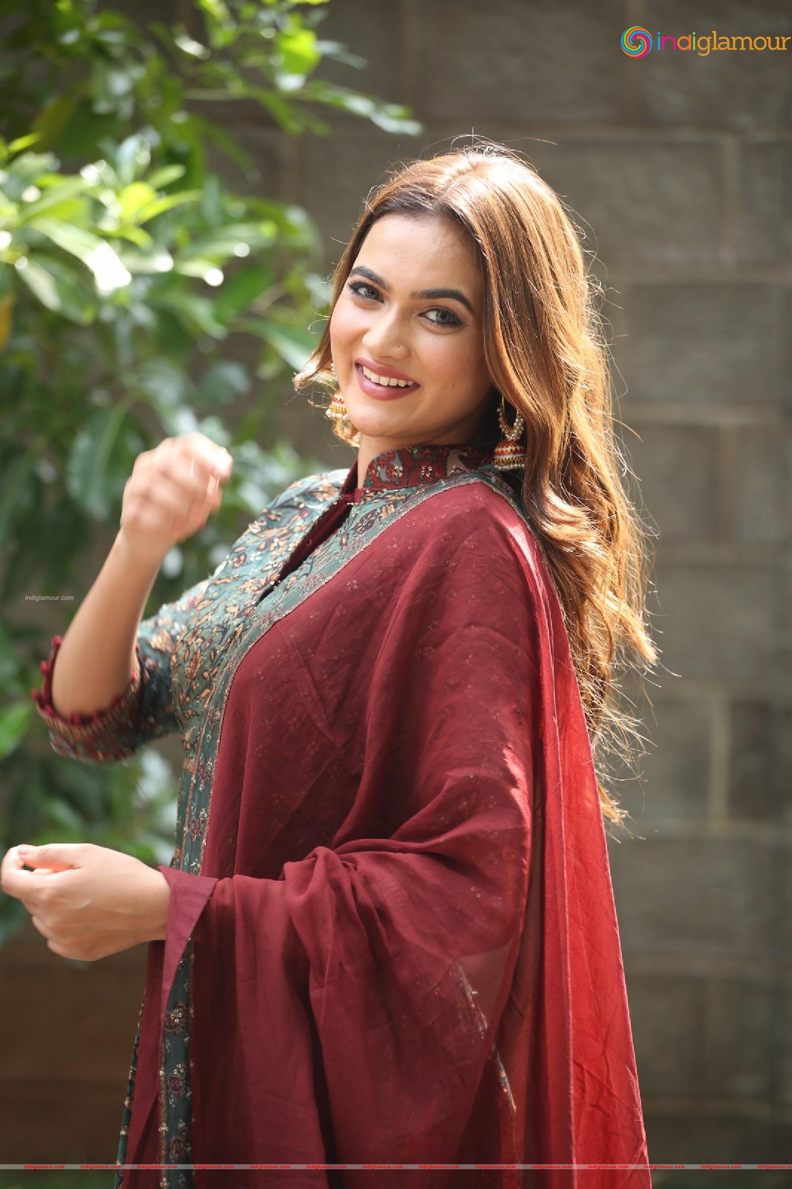 Reva Actress hd photo