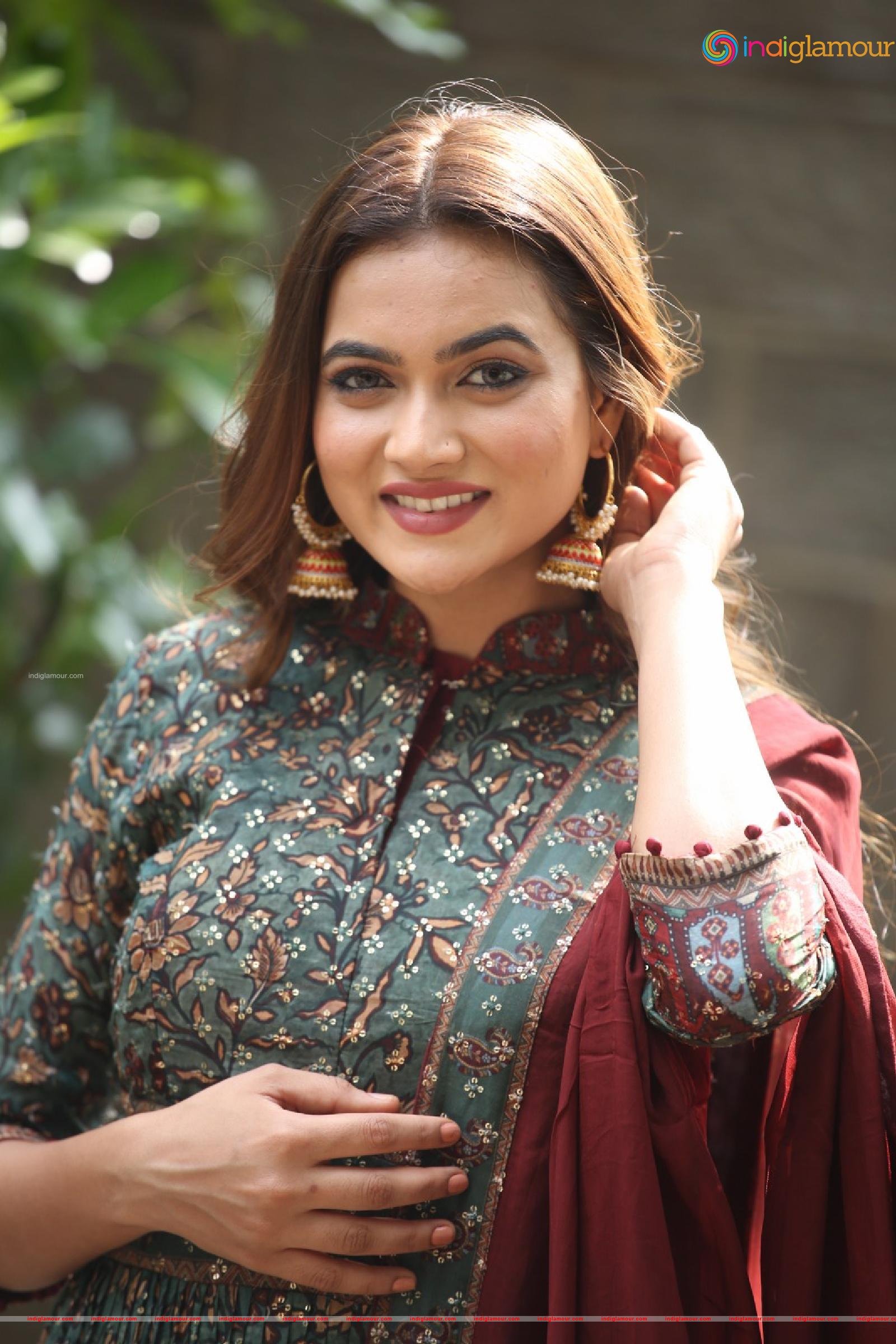 Reva Actress hd photo