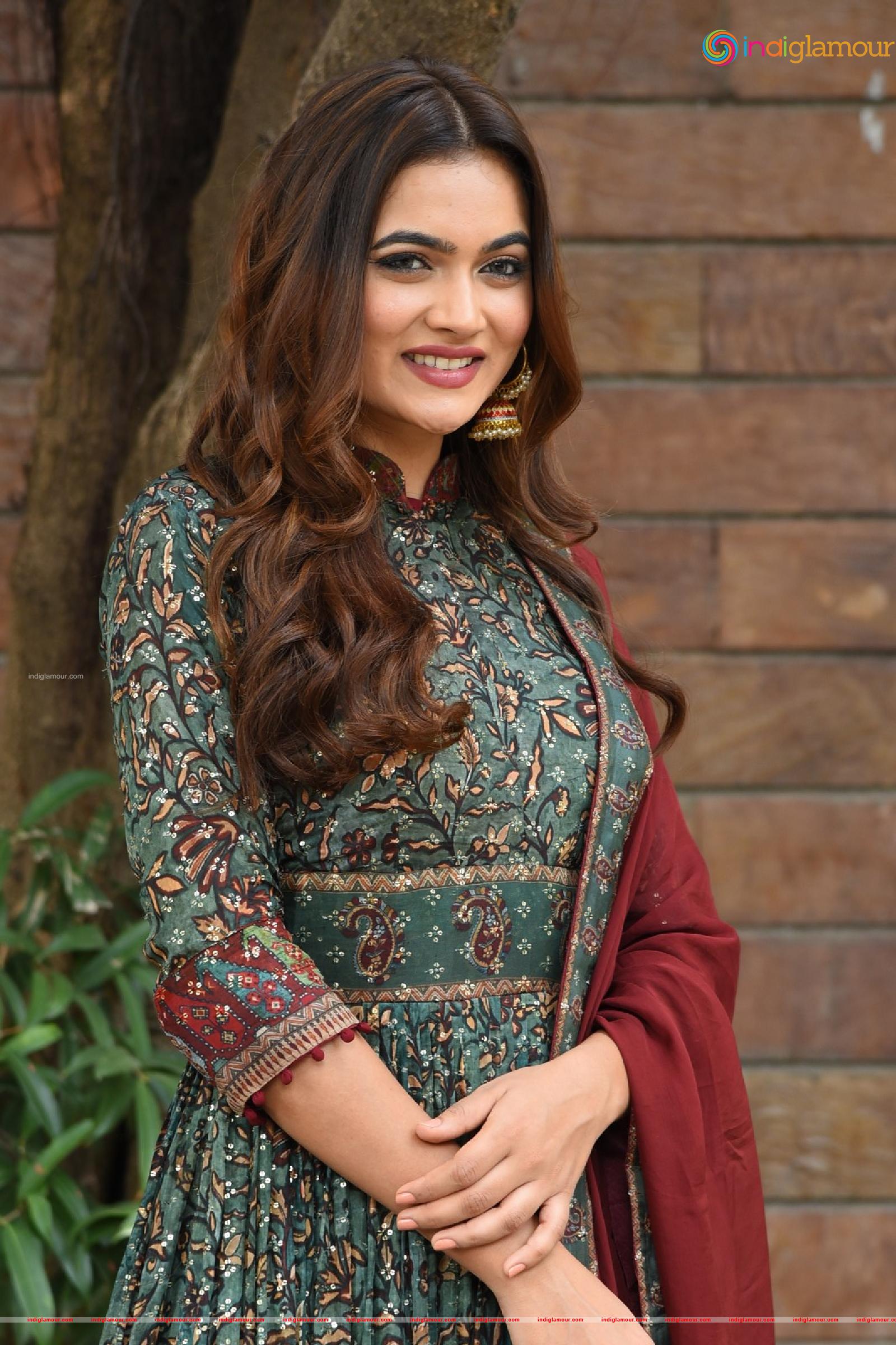 Reva Actress hd photo