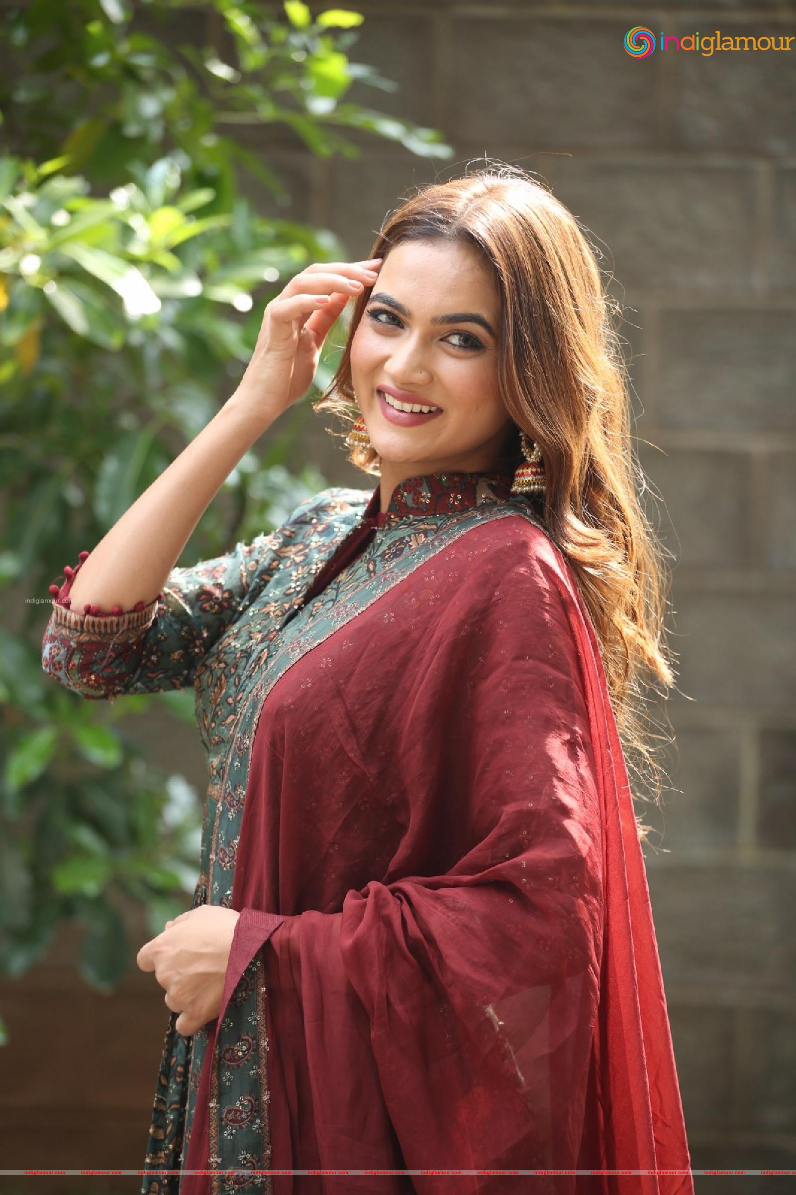 Reva Actress hd photo