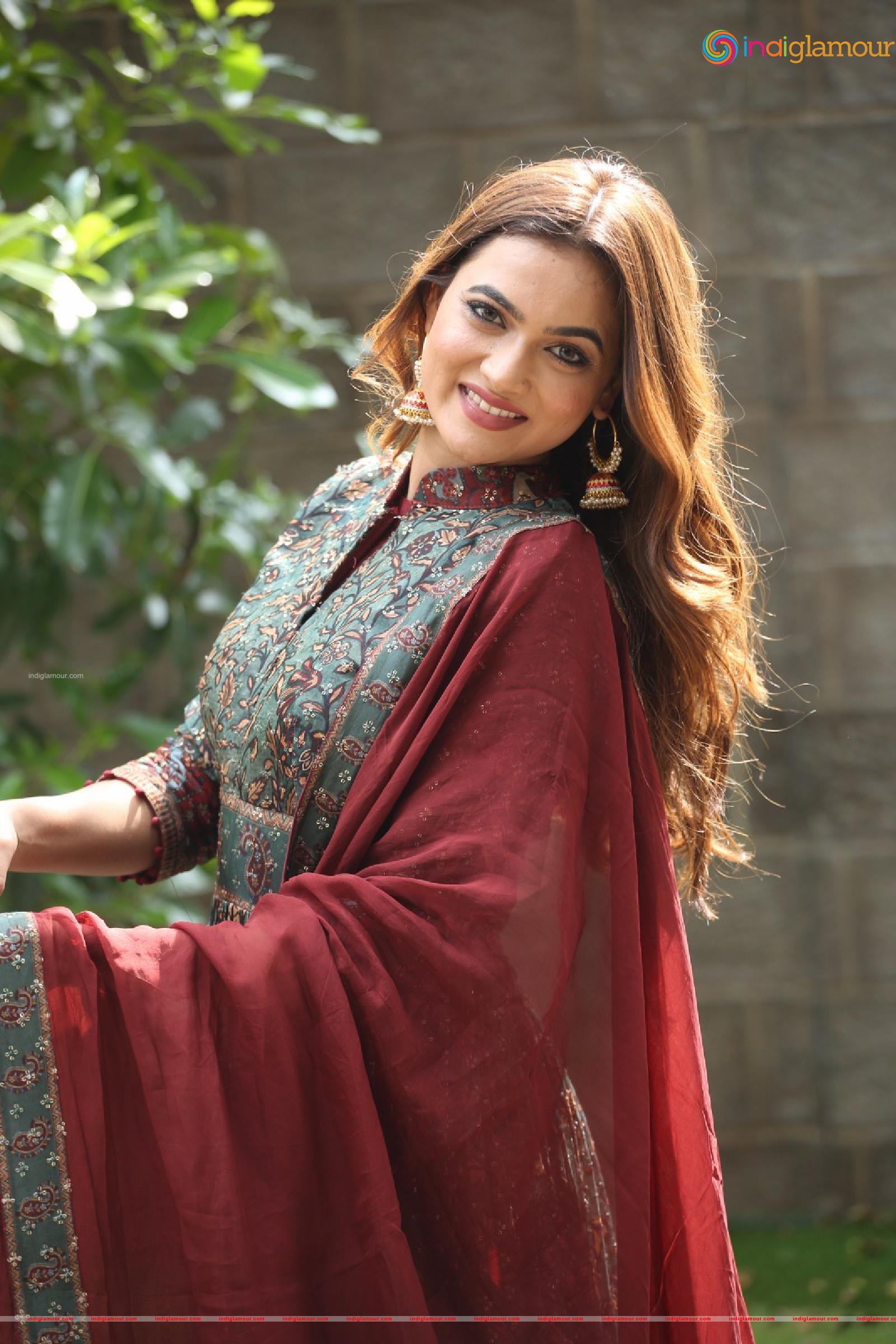 Reva Actress hd photo