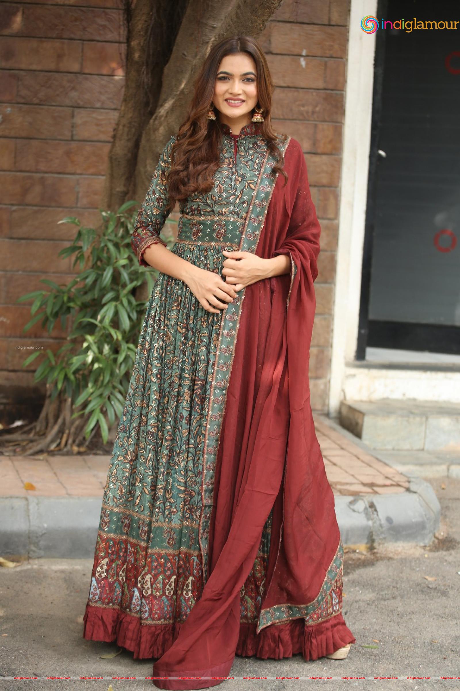 Reva Actress hd photo