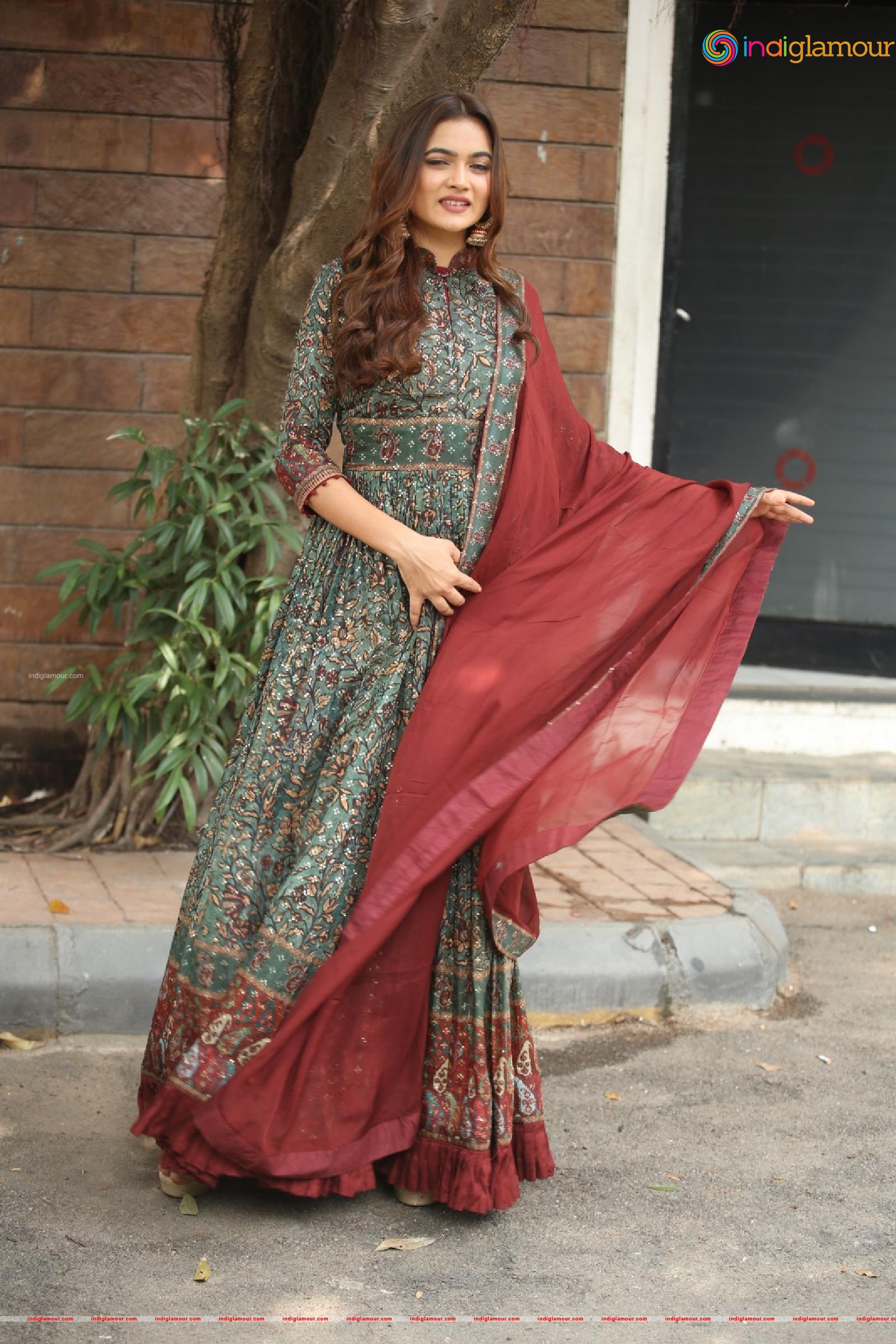 Reva Actress hd photo