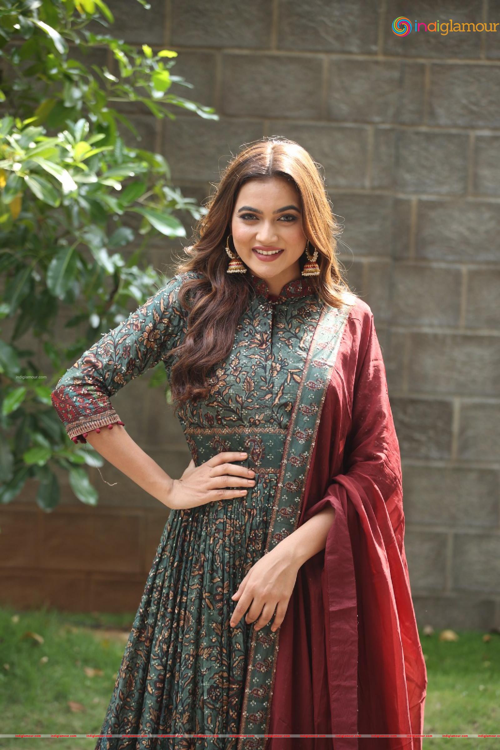 Reva Actress hd photo