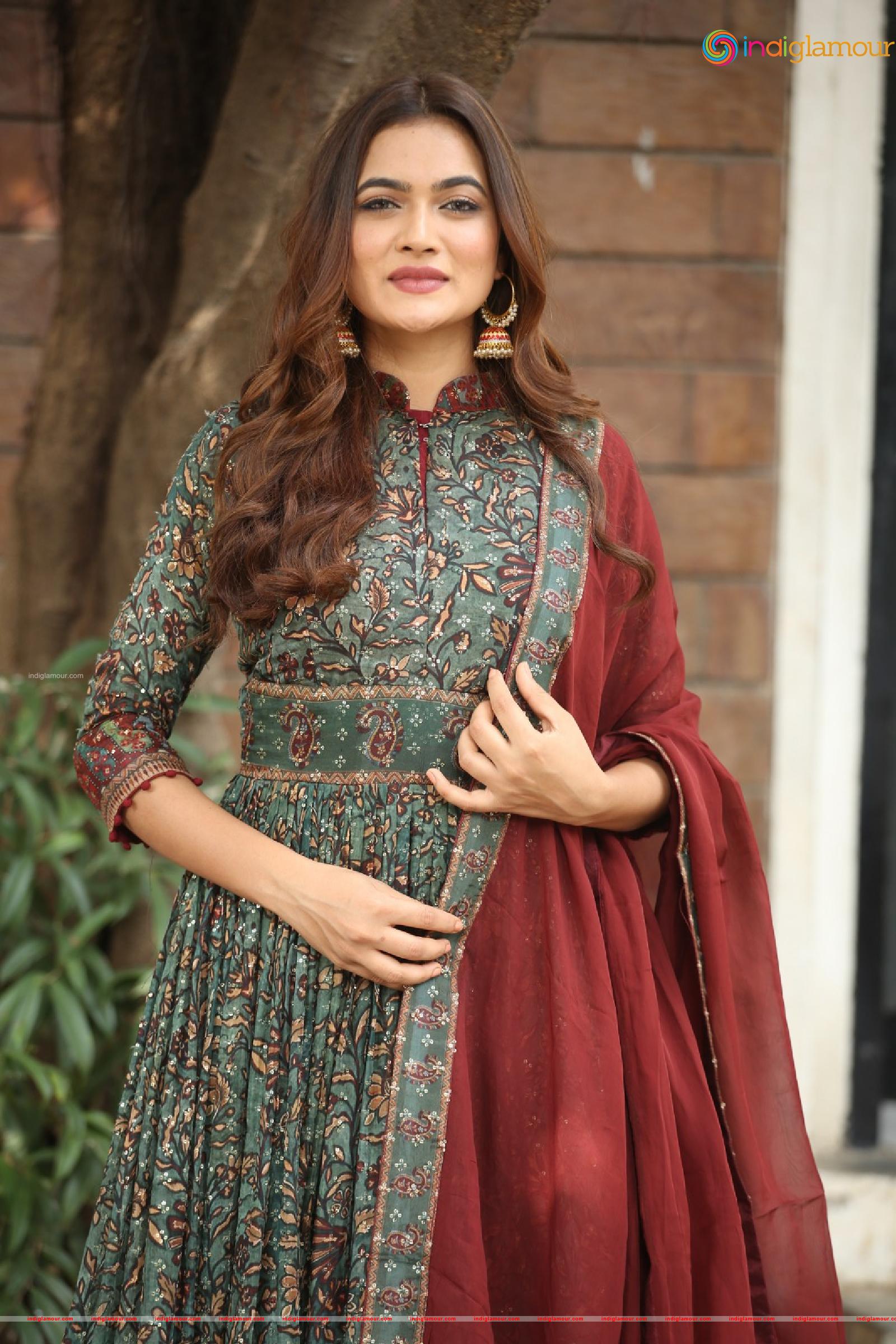 Reva Actress hd photo
