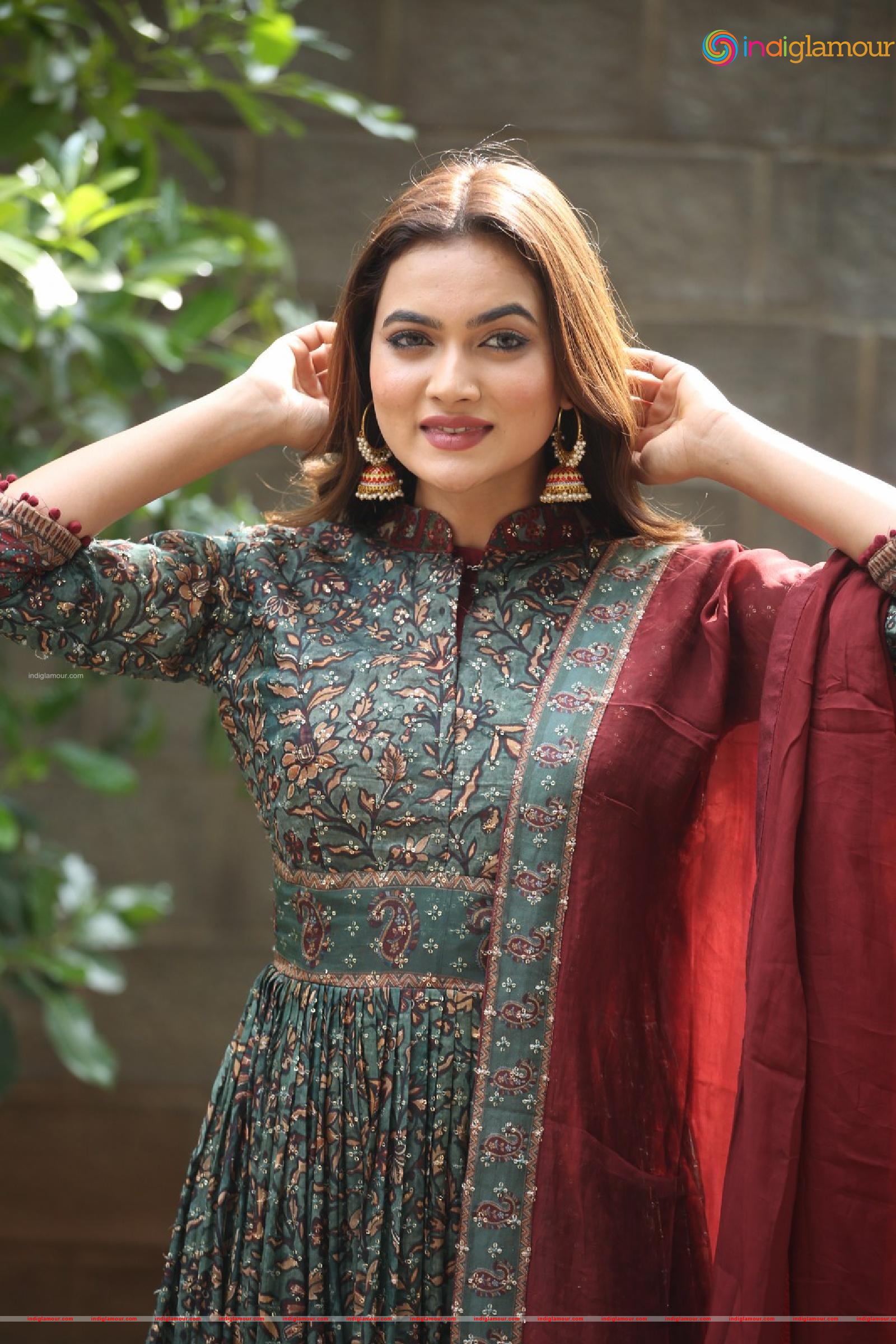Reva Actress hd photo