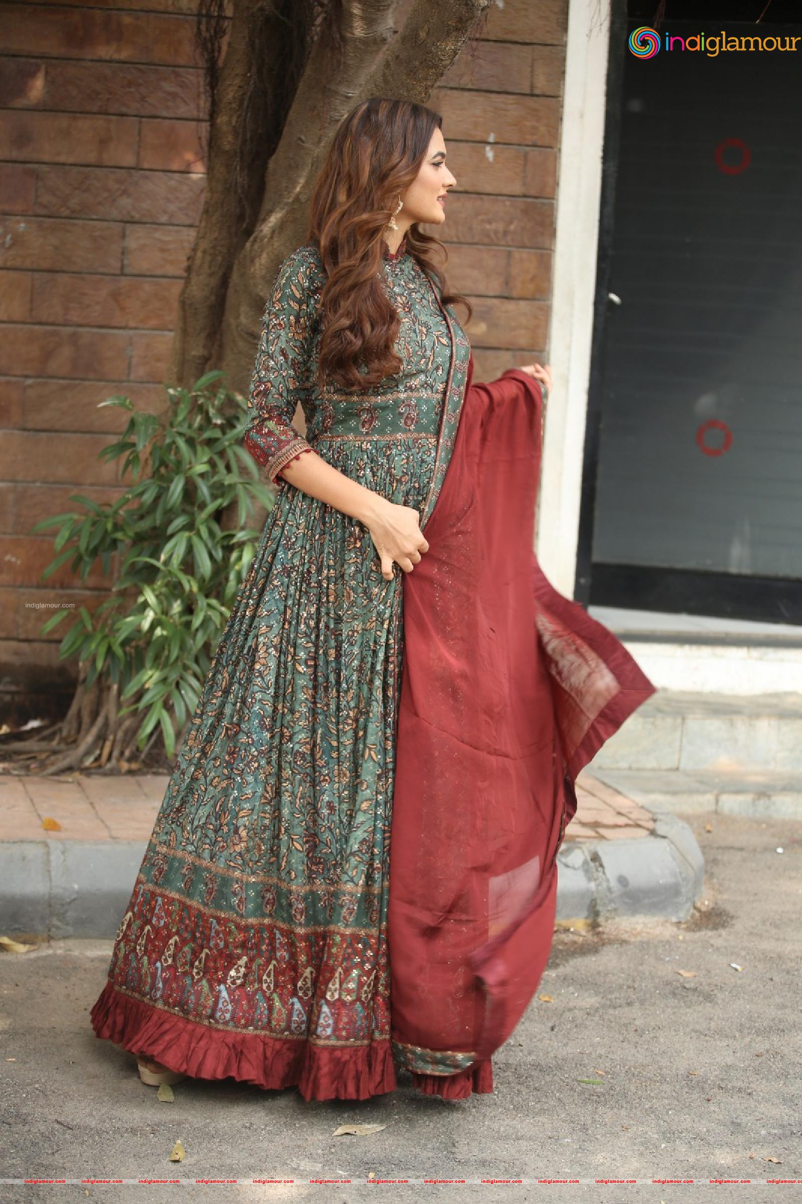 Reva Actress hd photo