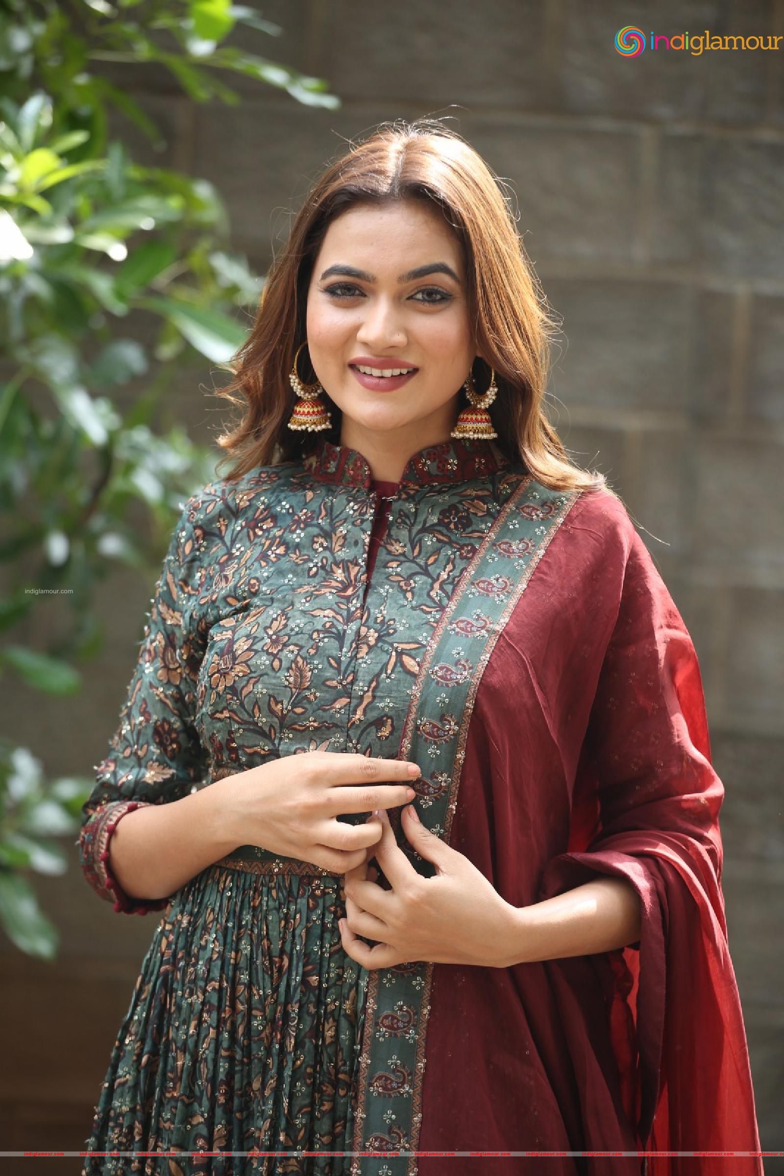 Reva Actress hd photo