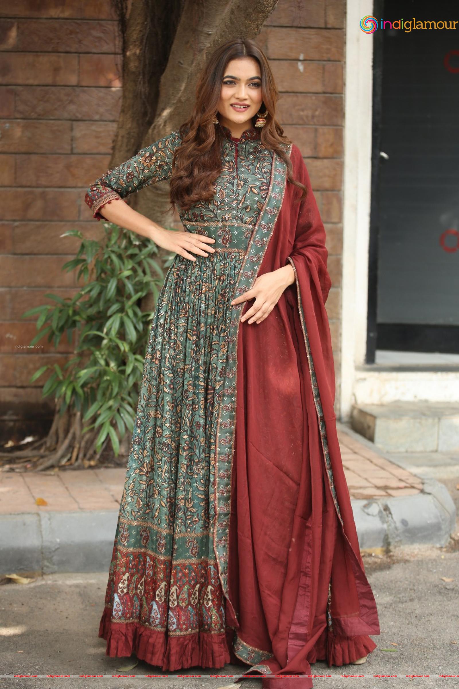 Reva Actress hd photo