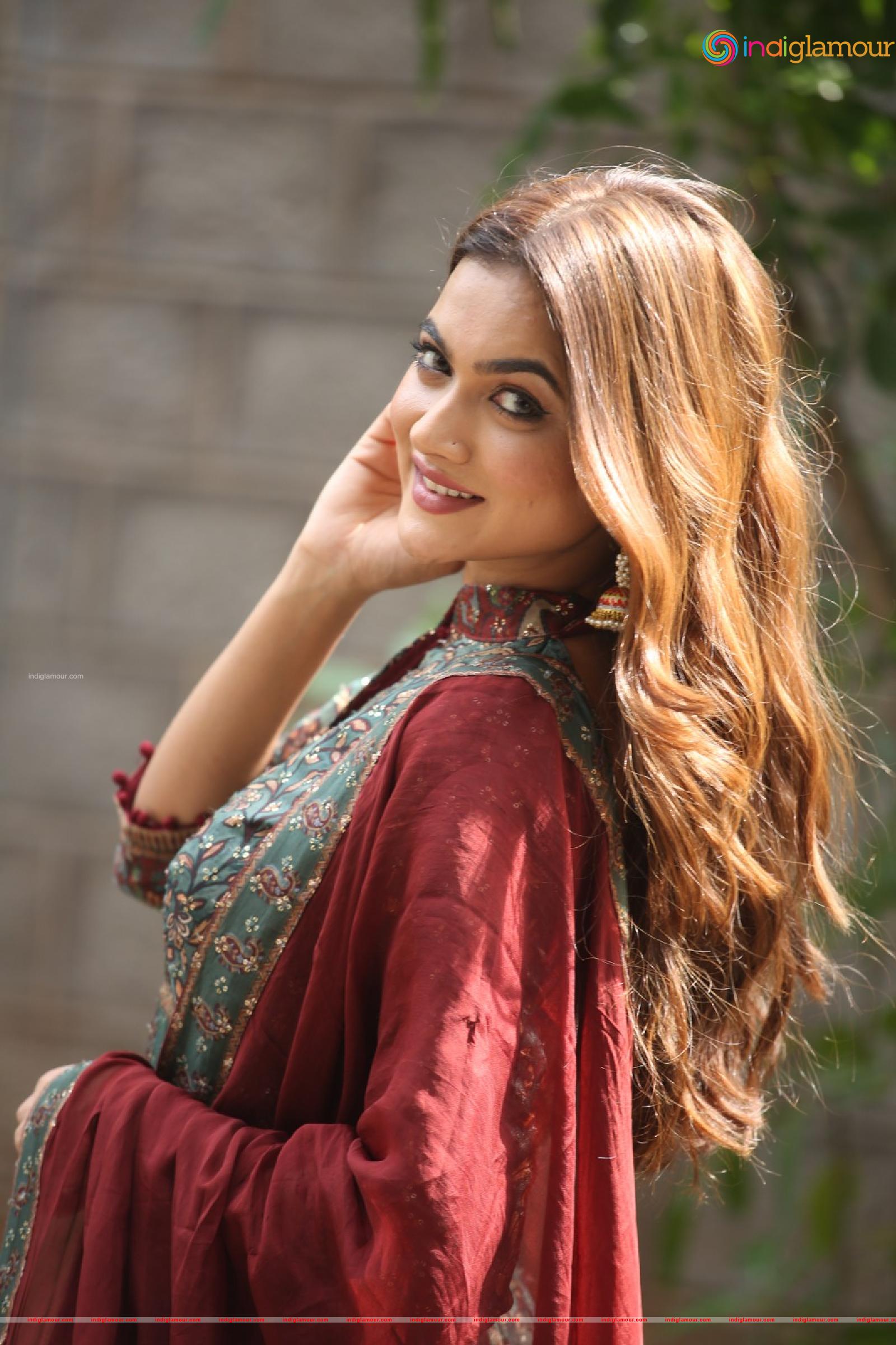 Reva Actress hd photo