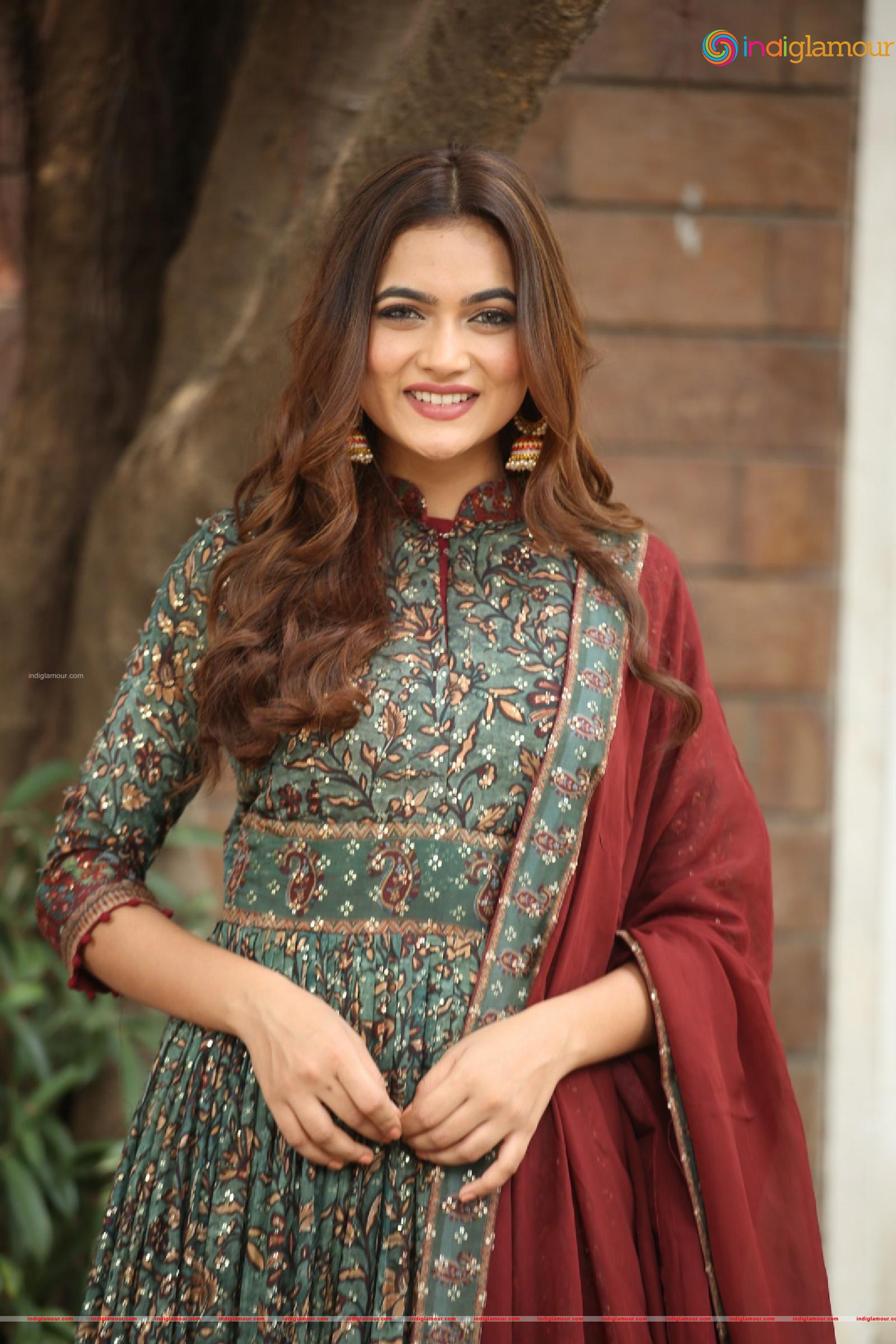 Reva Actress hd photo