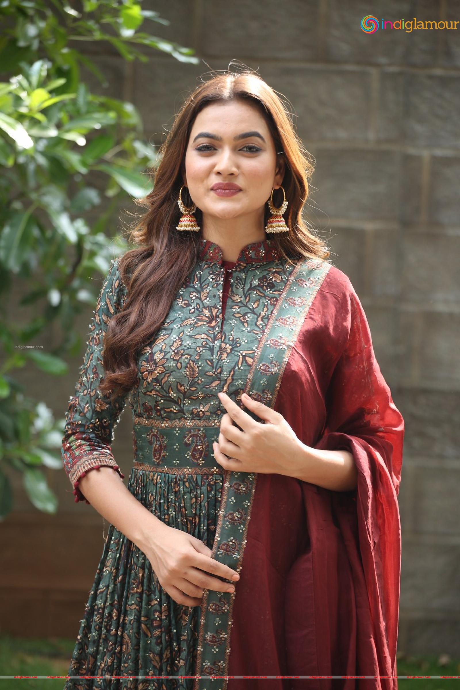 Reva Actress hd photo