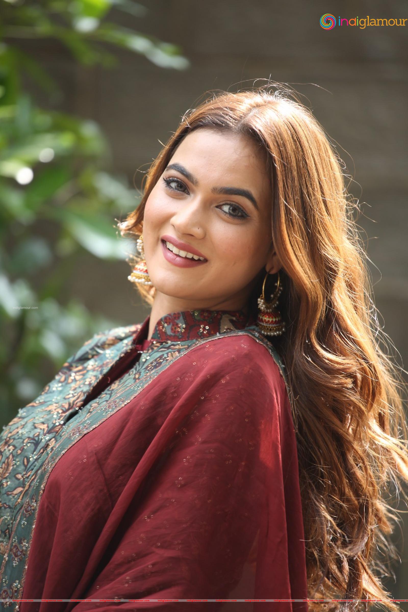 Reva Actress hd photo
