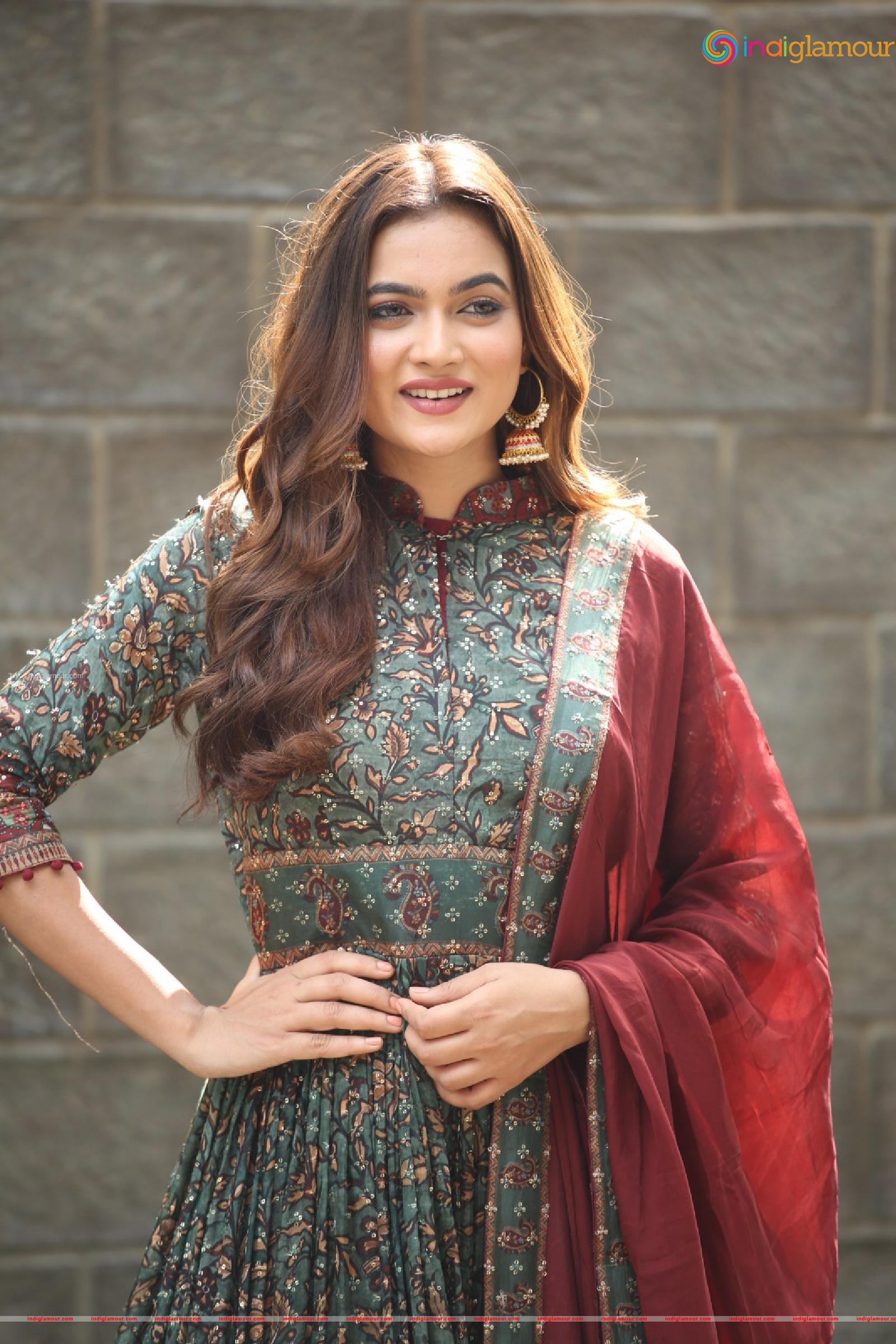 Reva Actress hd photo