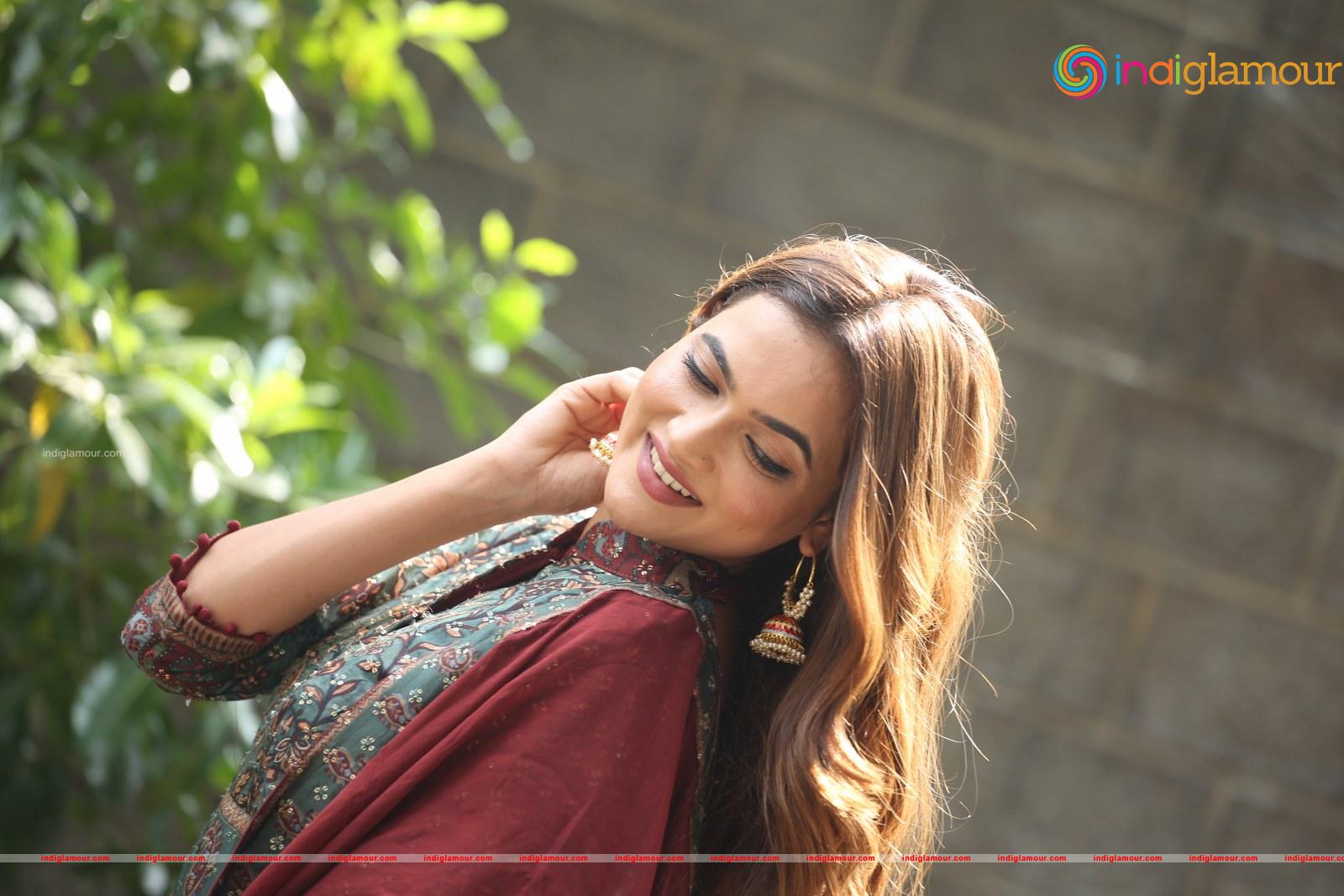 Reva Actress hd photo