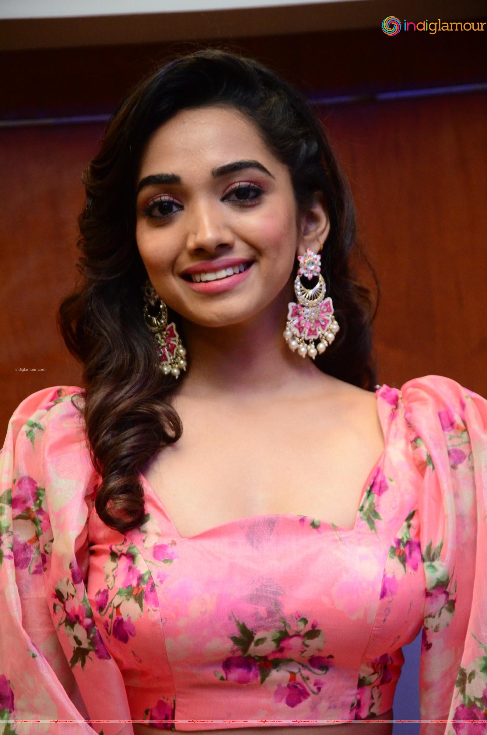 Saanve Megghana Actress hd photo