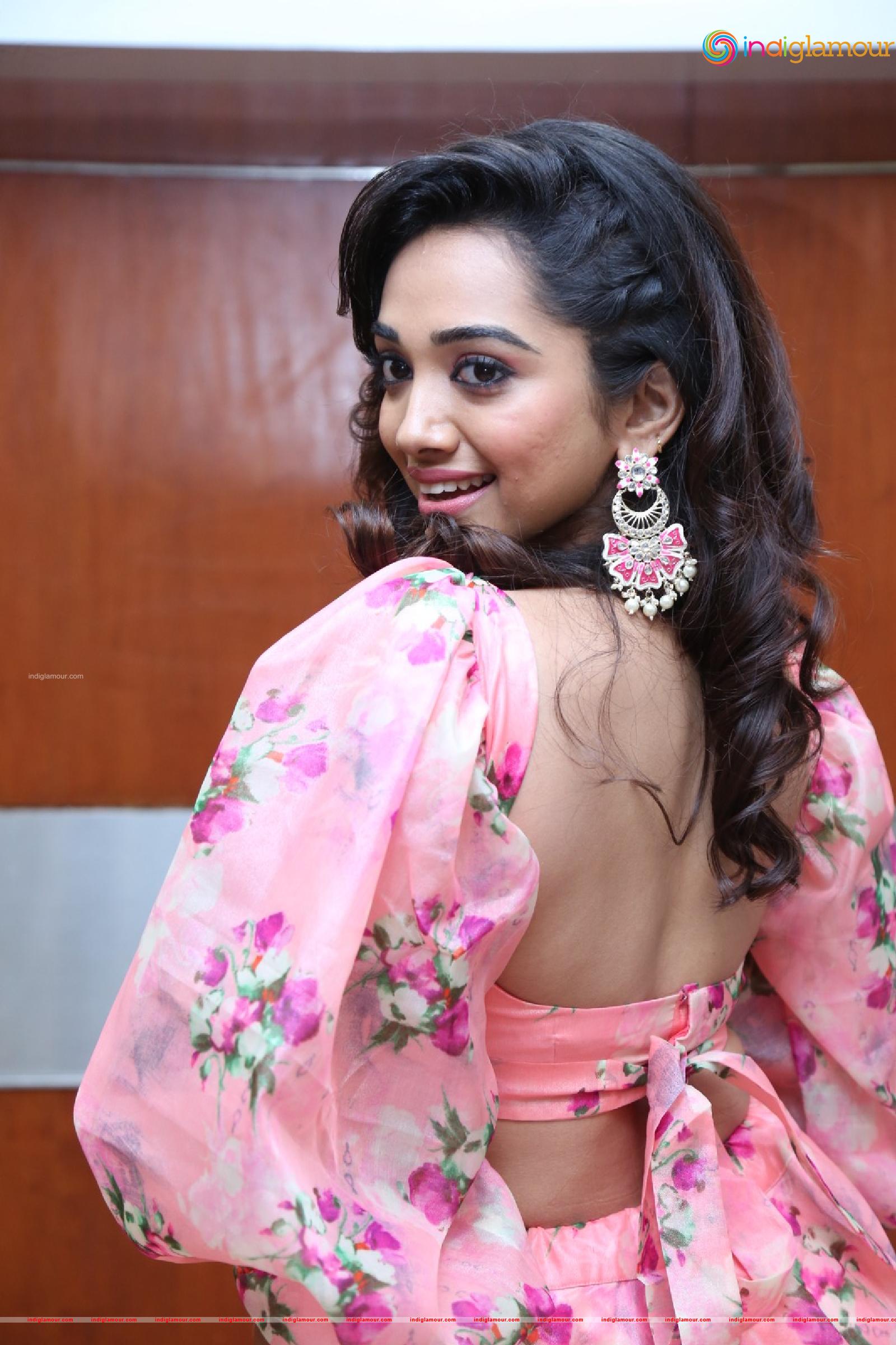 Saanve Megghana Actress hd photo
