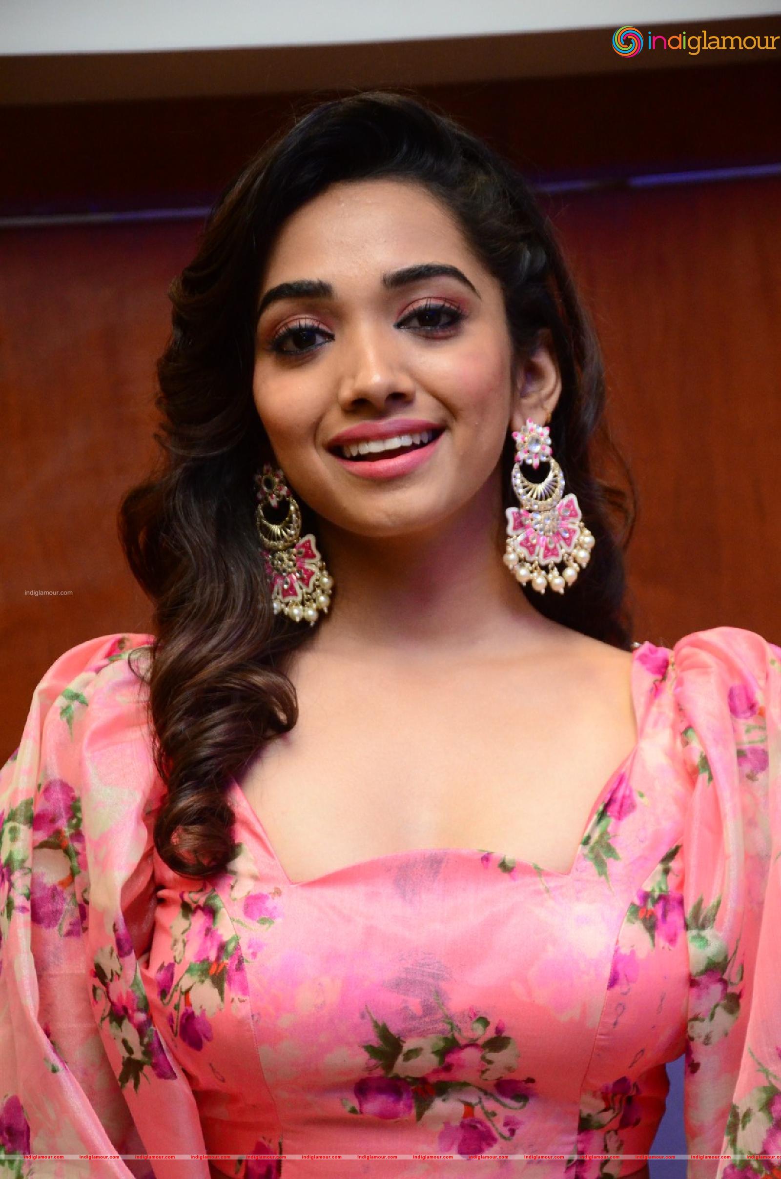Saanve Megghana Actress hd photo