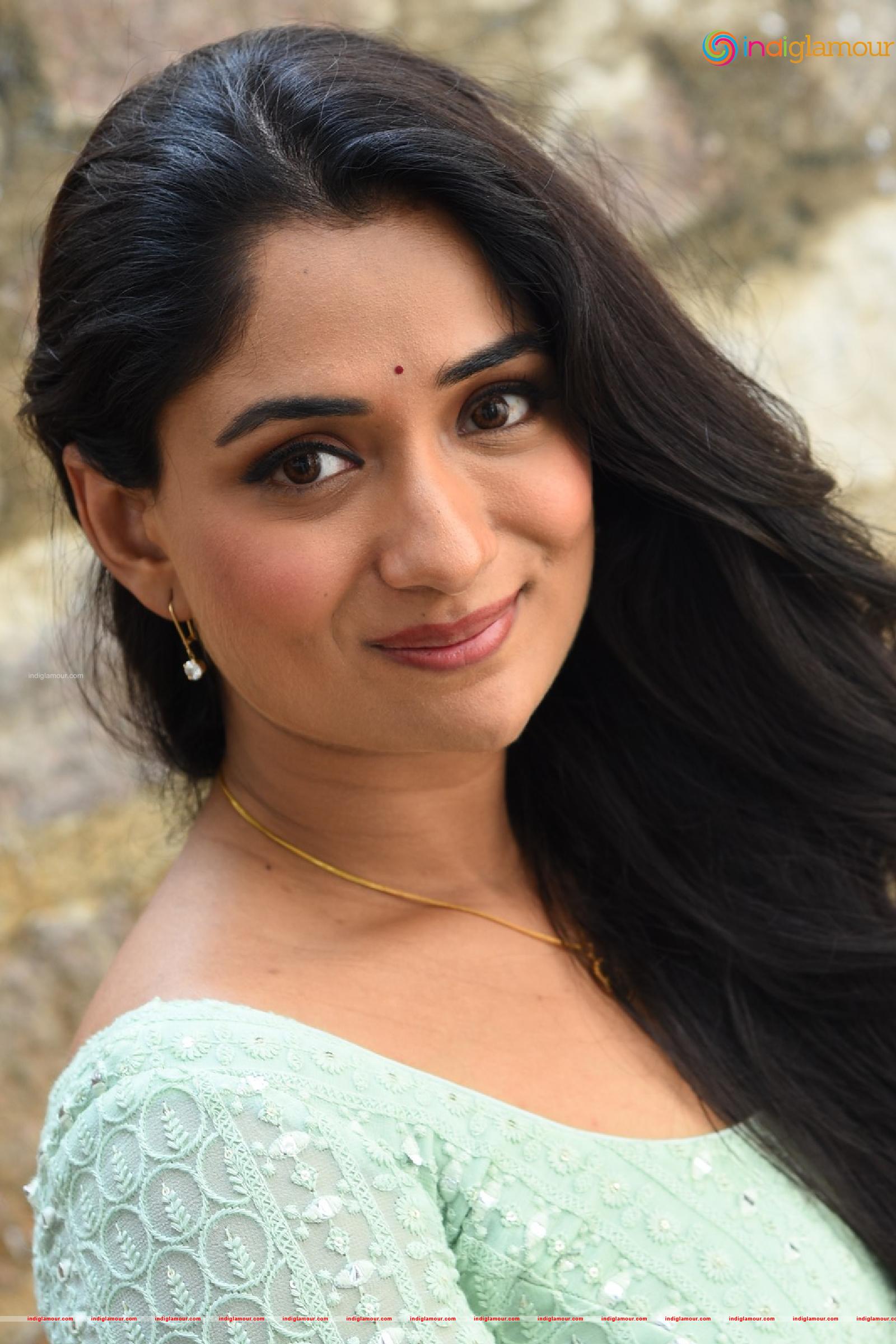 Sandhya Raju Actress hd photo