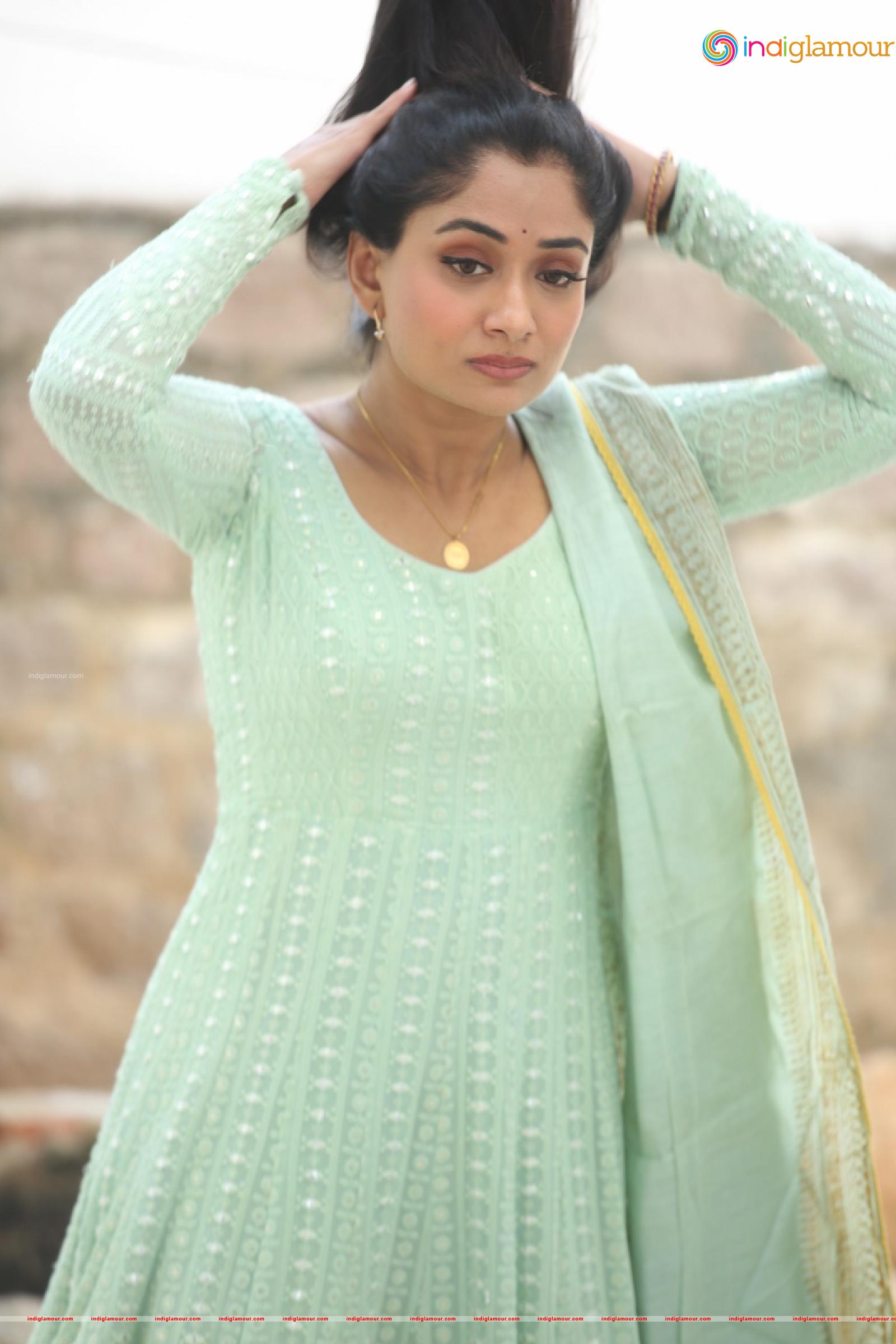 Sandhya Raju Actress hd photo