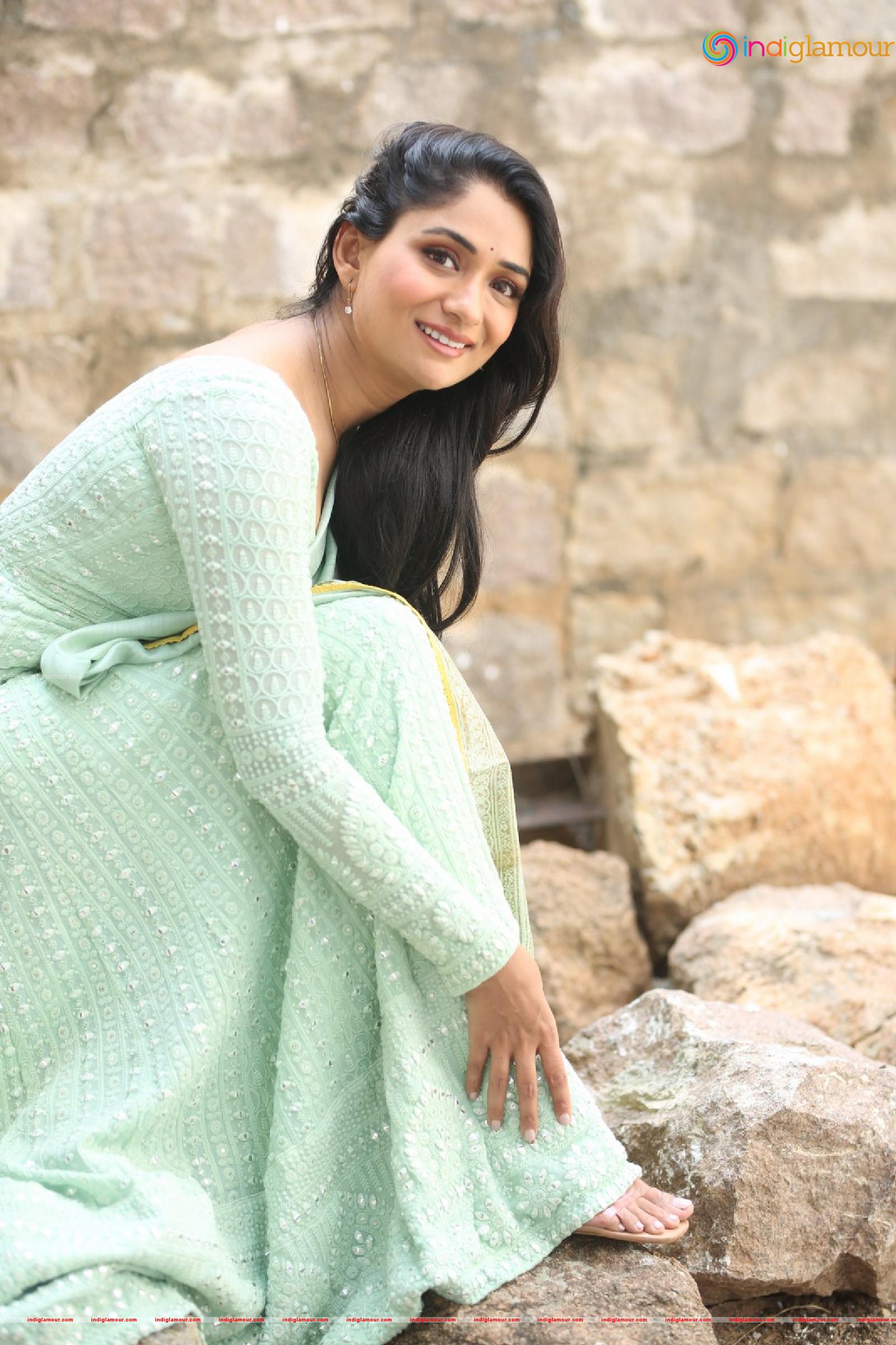 Sandhya Raju Actress hd photo