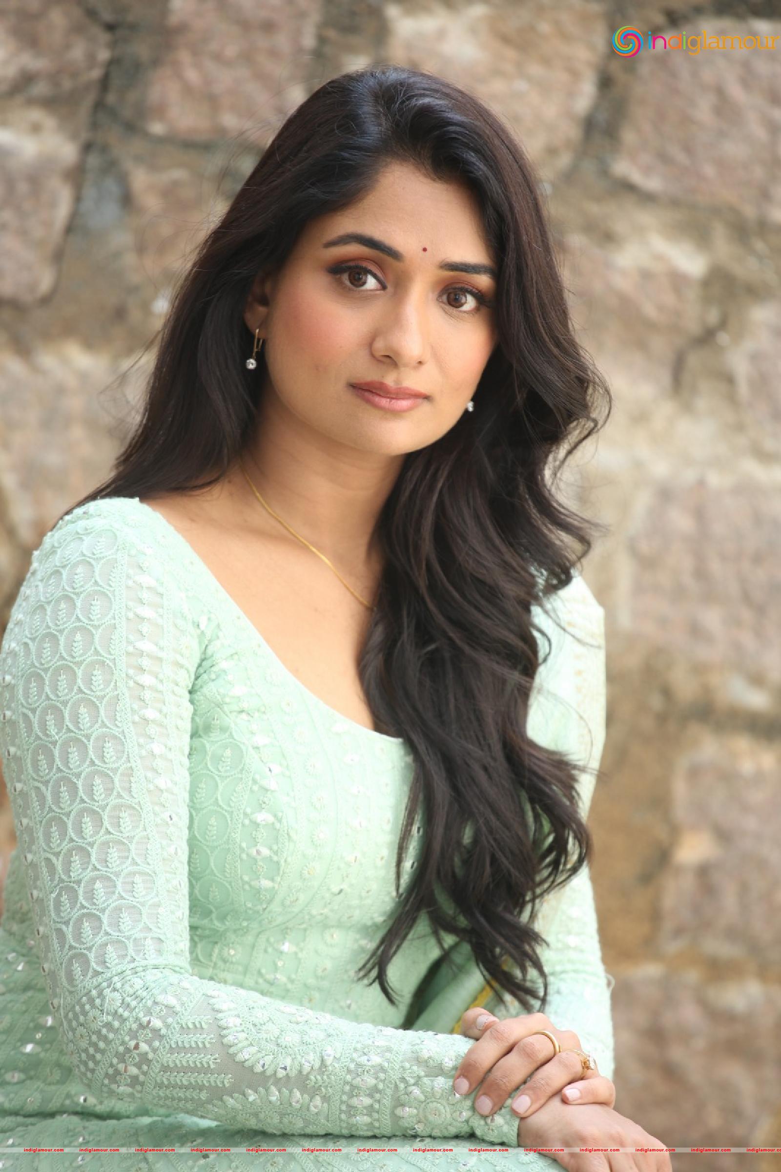 Sandhya Raju Actress hd photo
