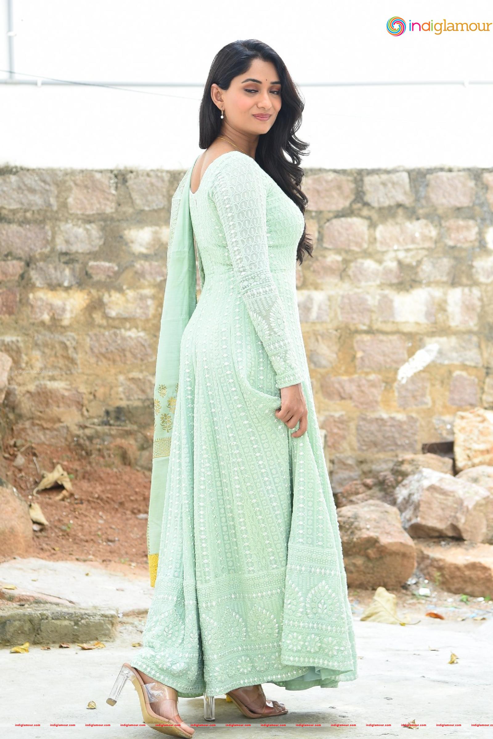 Sandhya Raju Actress hd photo