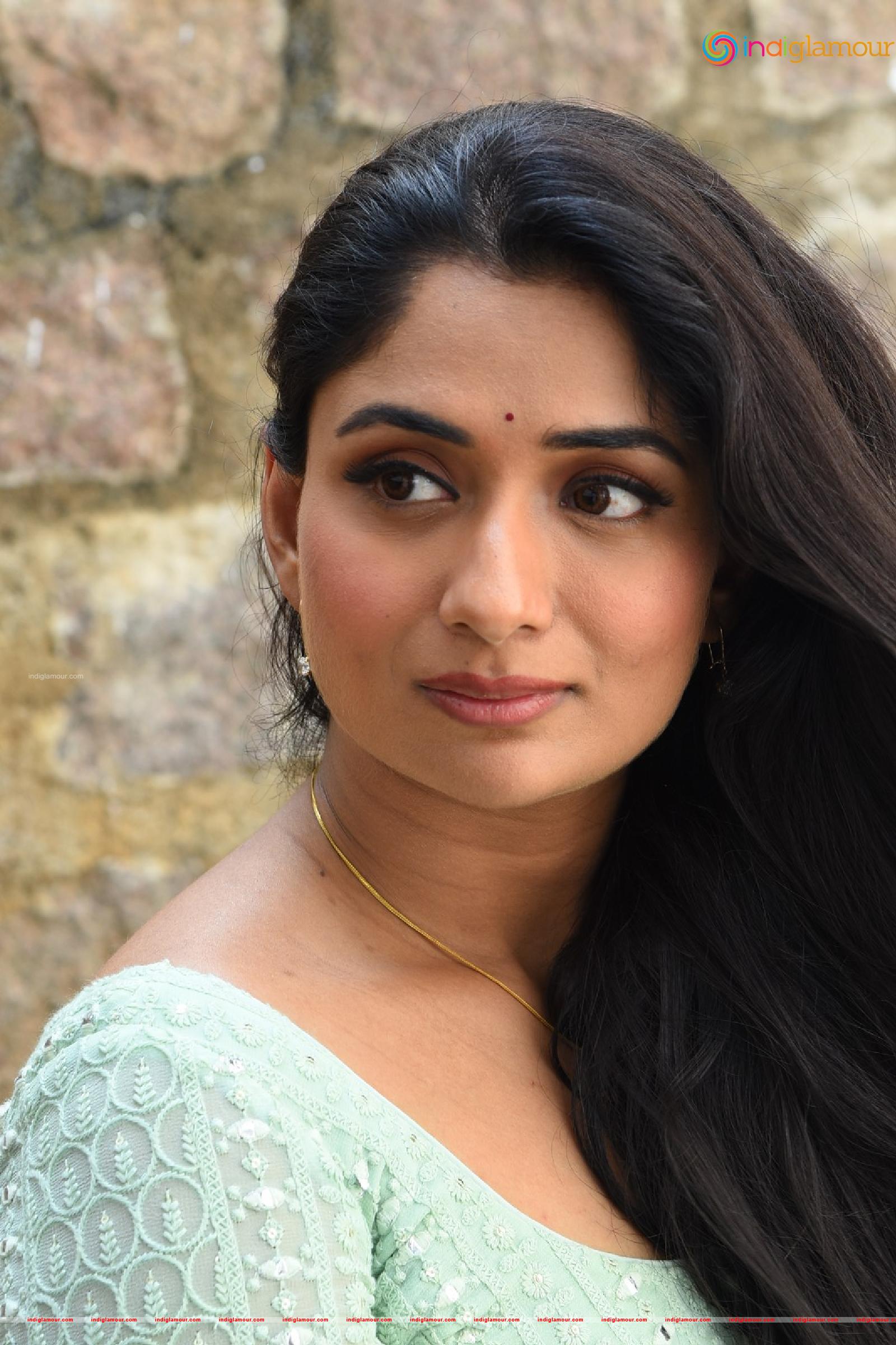 Sandhya Raju Actress hd photo